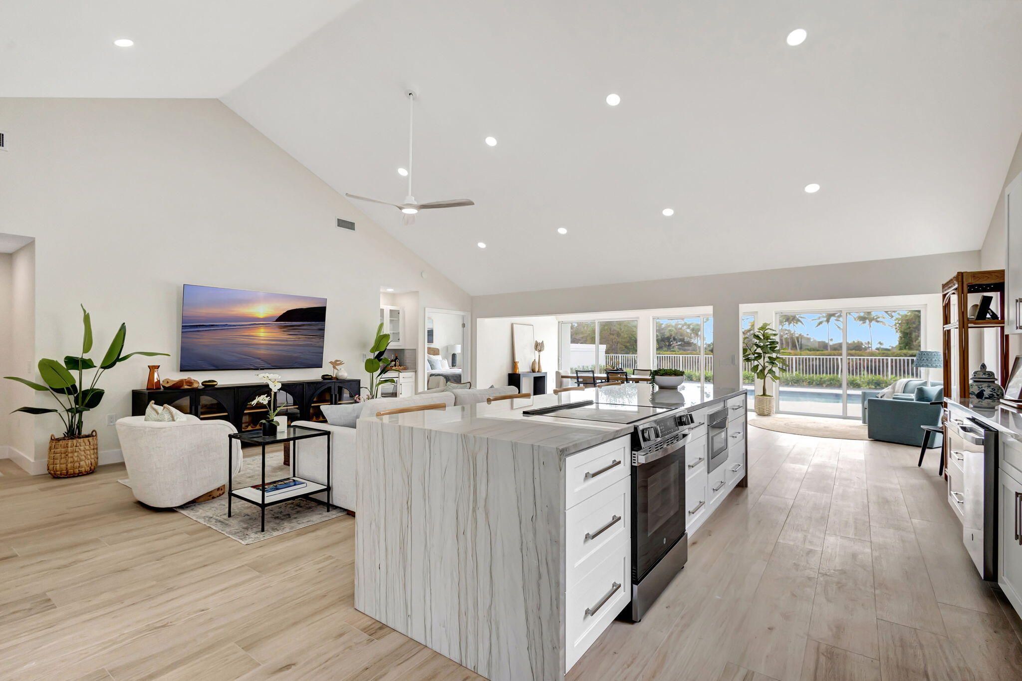 2286 Saratoga Bay Drive