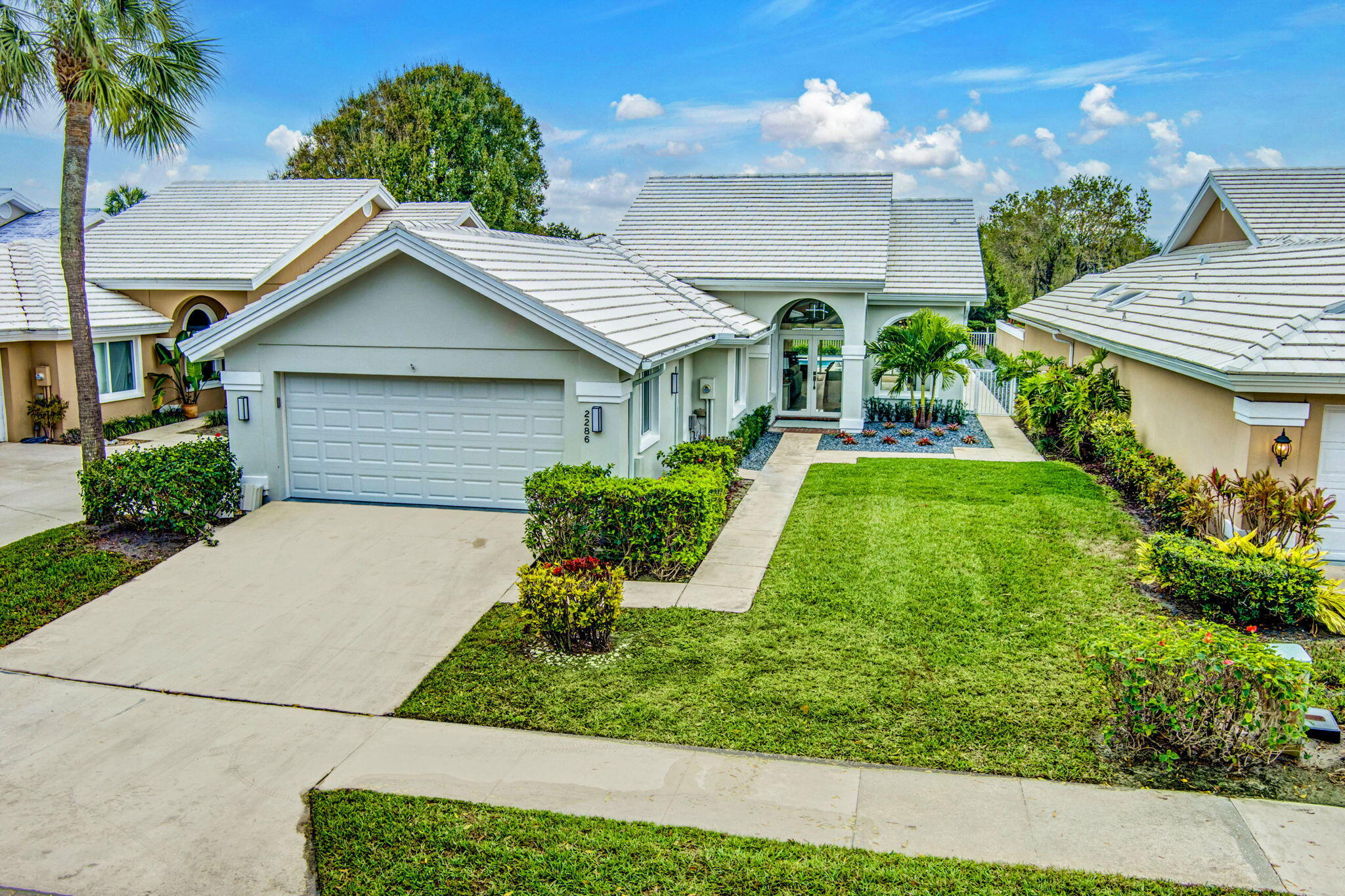 2286 Saratoga Bay Drive