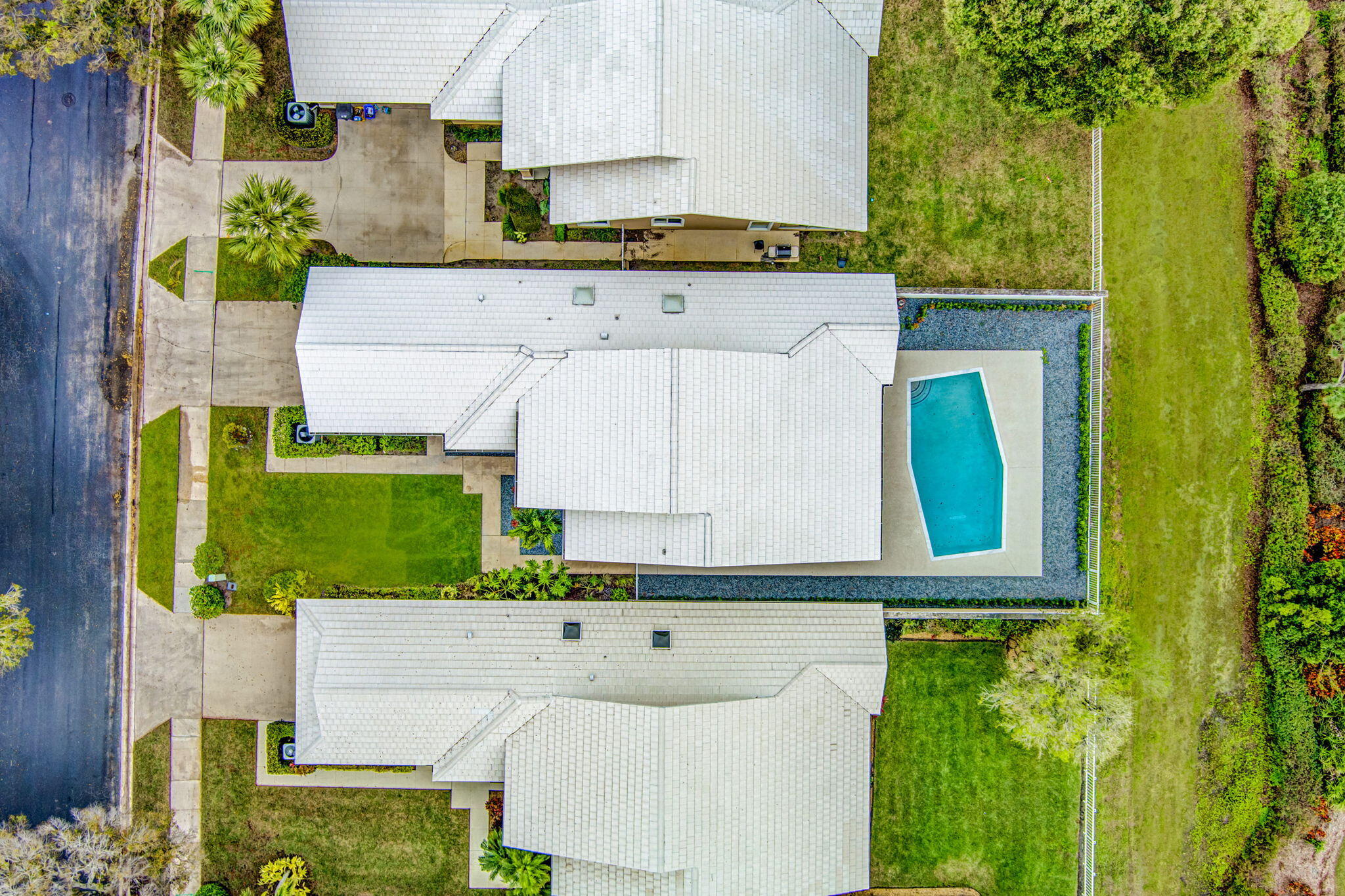 2286 Saratoga Bay Drive
