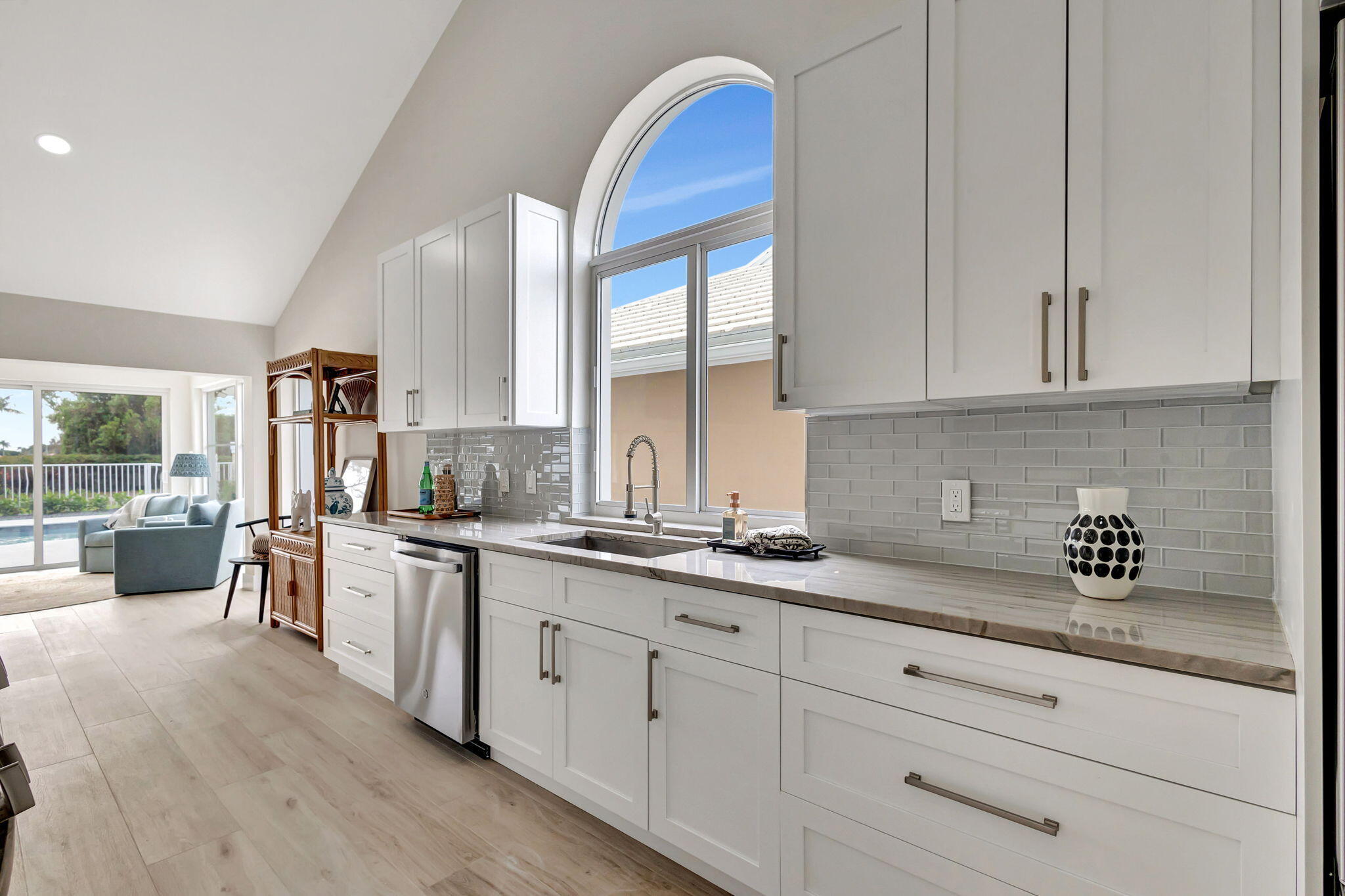 2286 Saratoga Bay Drive