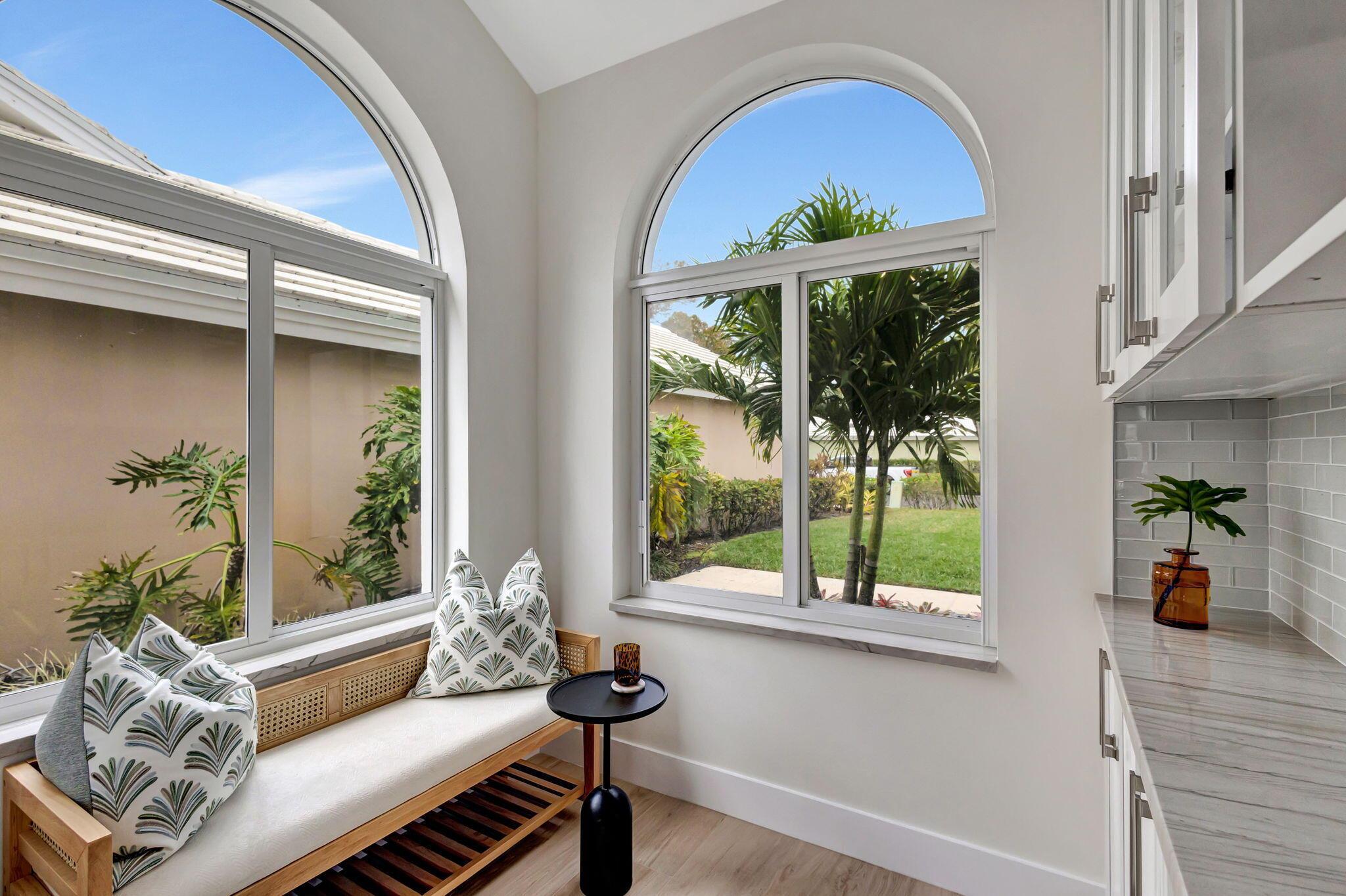 2286 Saratoga Bay Drive