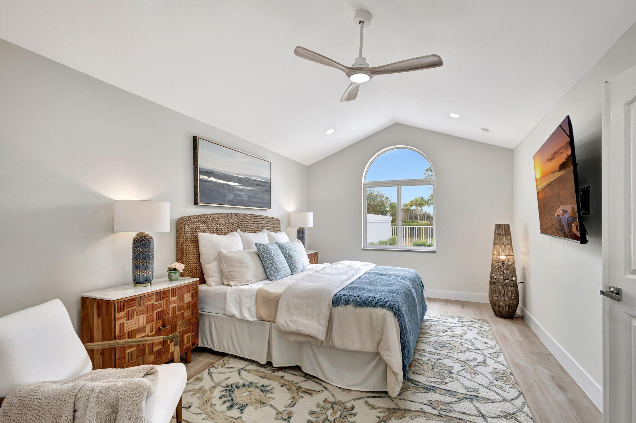 2286 Saratoga Bay Drive