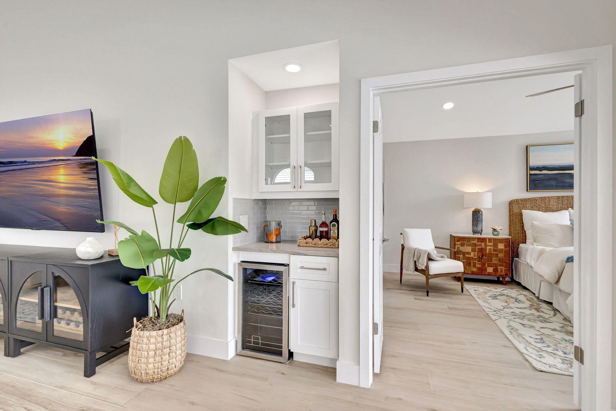 2286 Saratoga Bay Drive