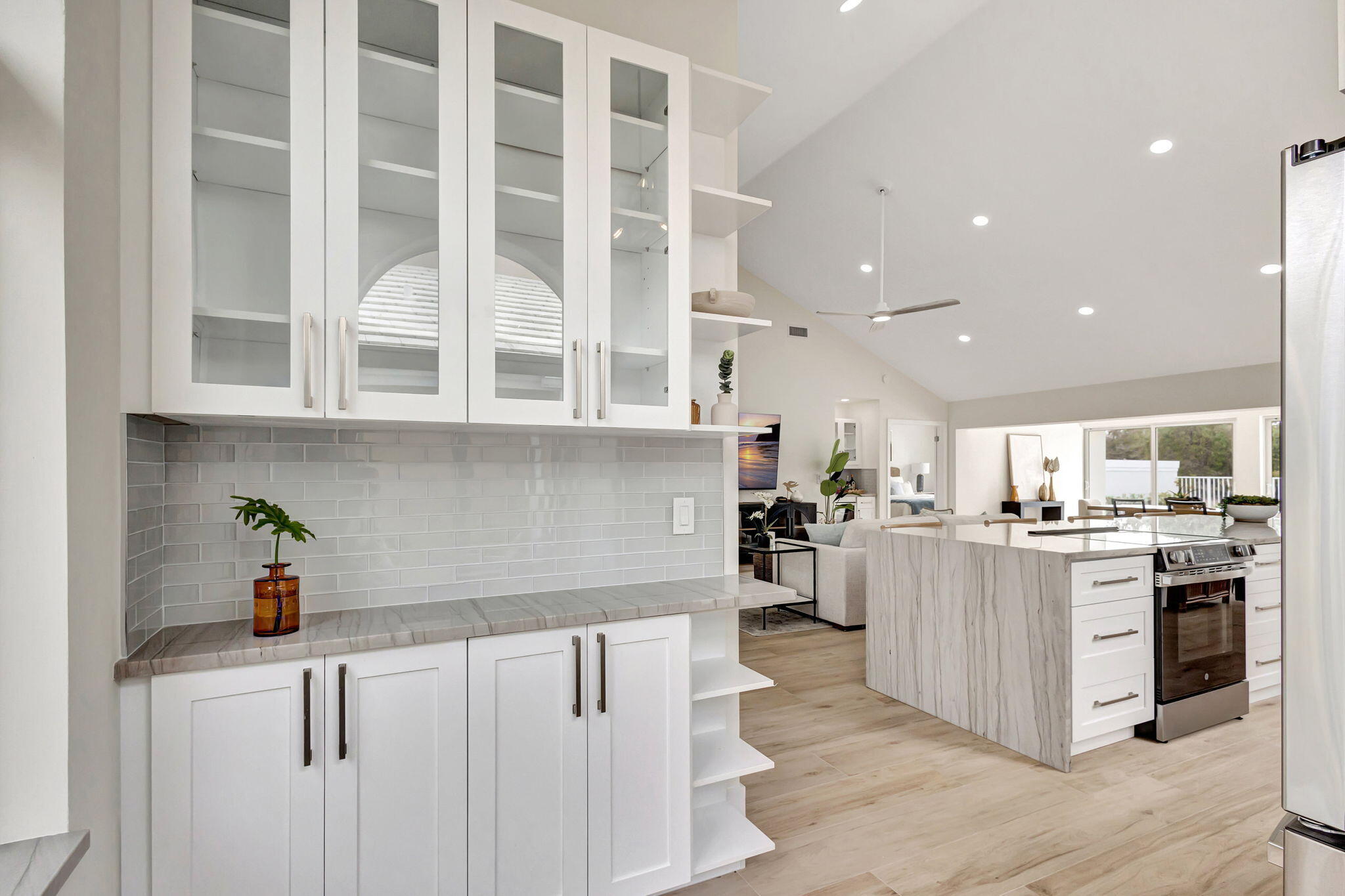 2286 Saratoga Bay Drive