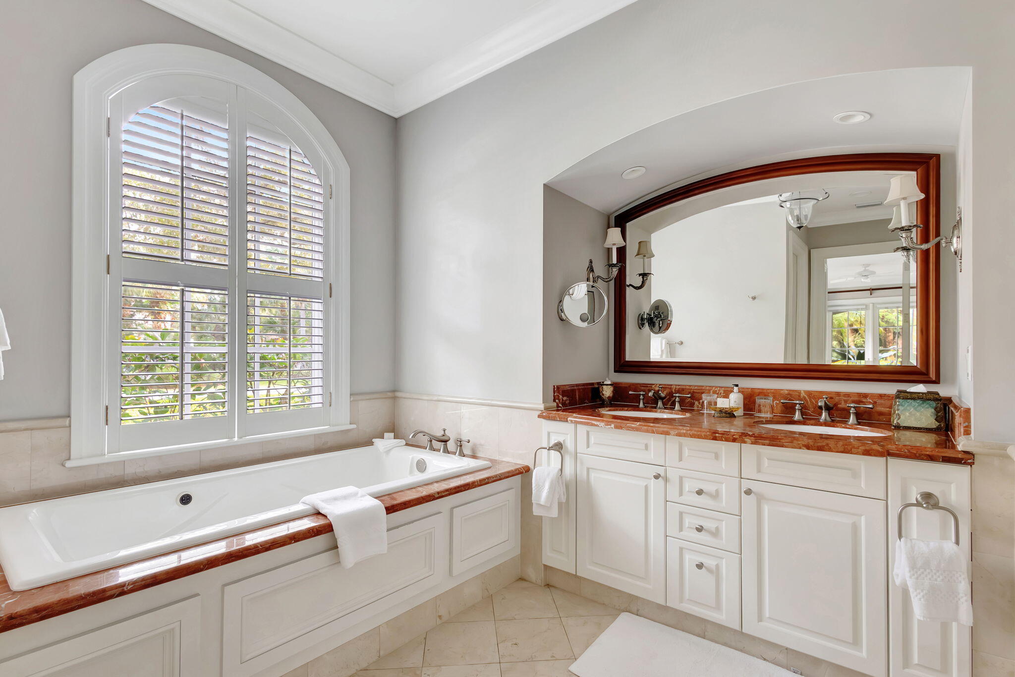202 Royal Tern Court