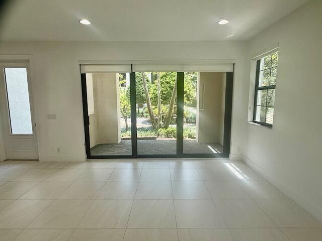 8104 Hobbes Way