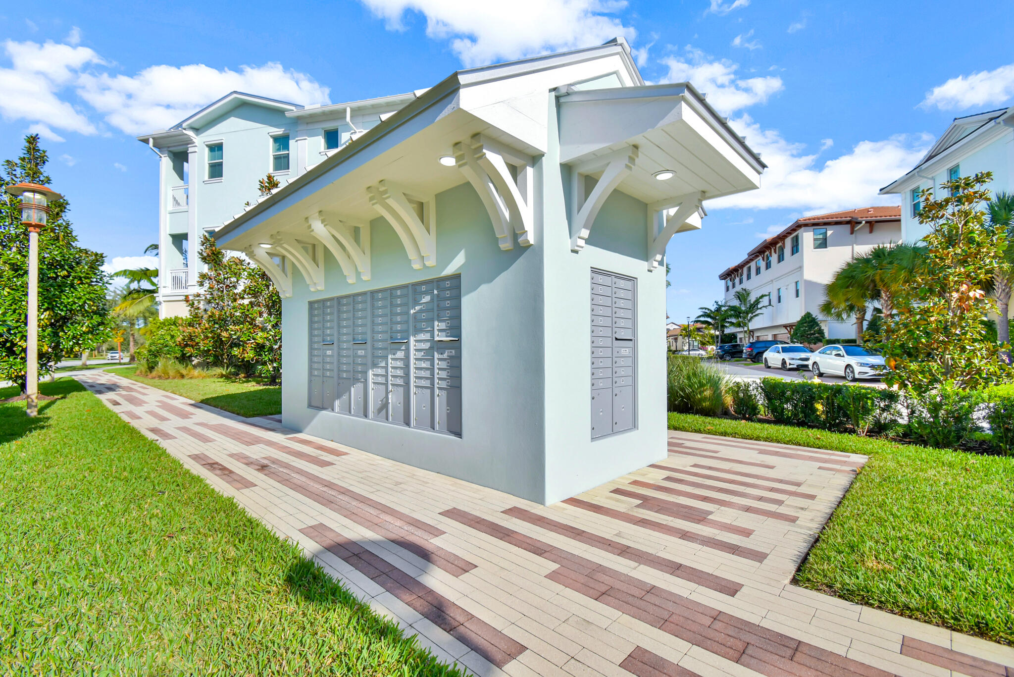 8104 Hobbes Way