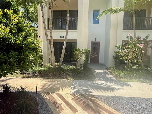 8104 Hobbes Way