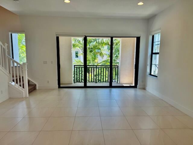 8104 Hobbes Way
