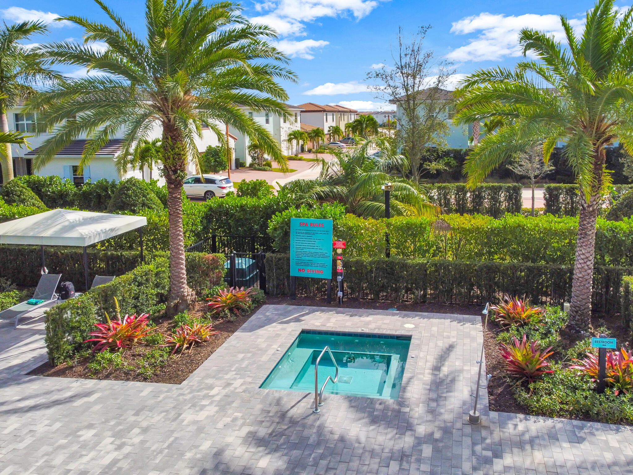 8104 Hobbes Way