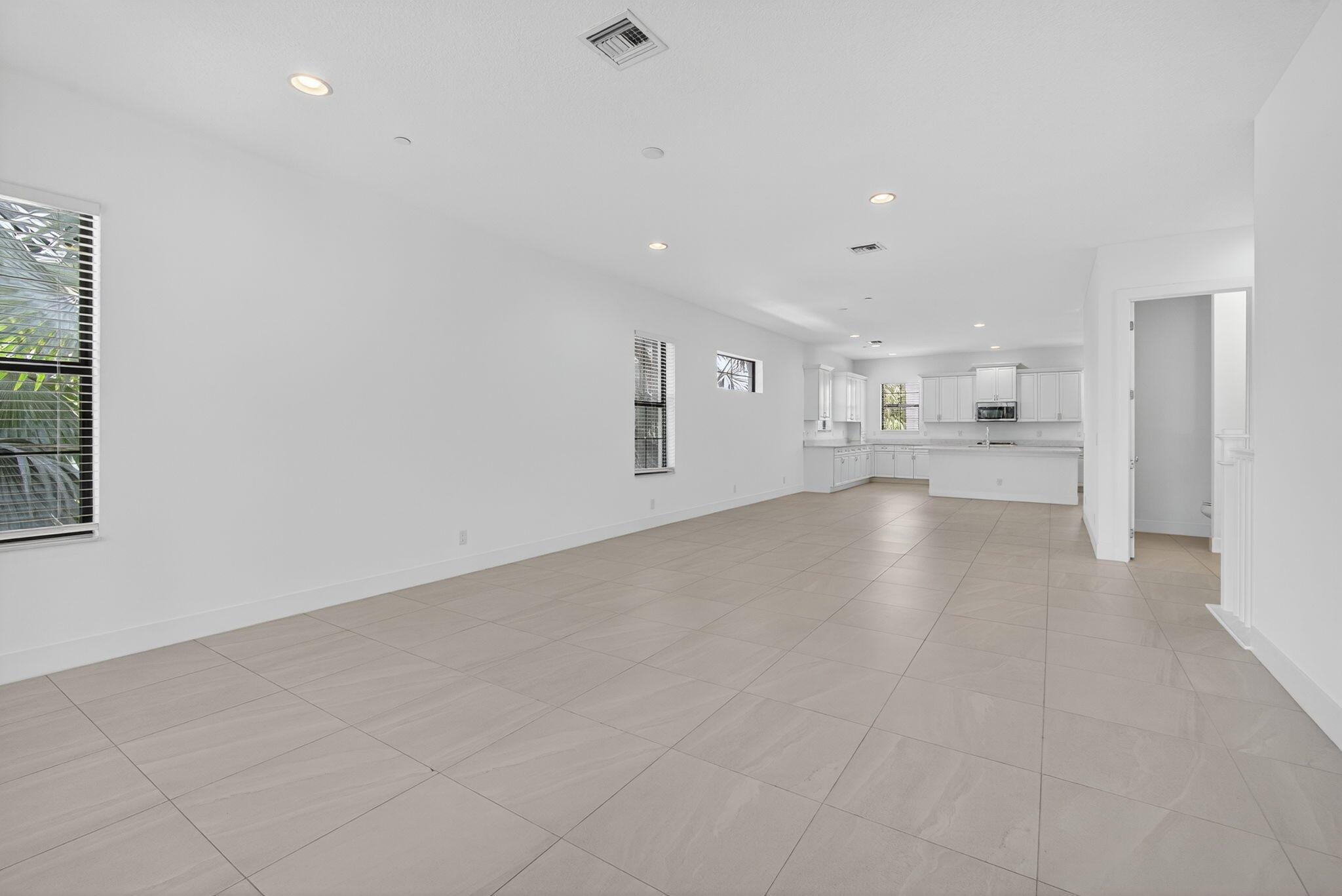 8072 Hobbes Way