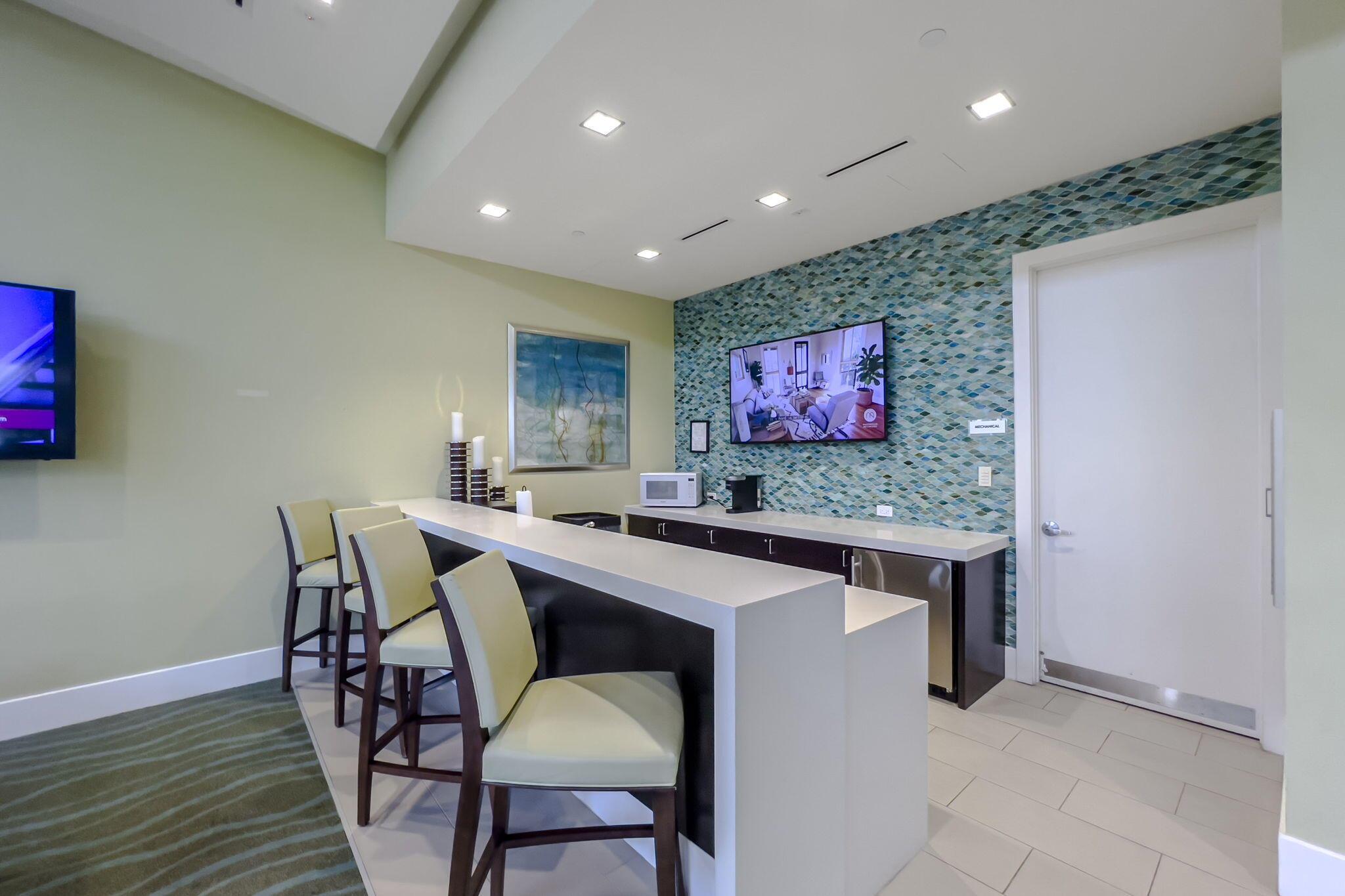 8072 Hobbes Way