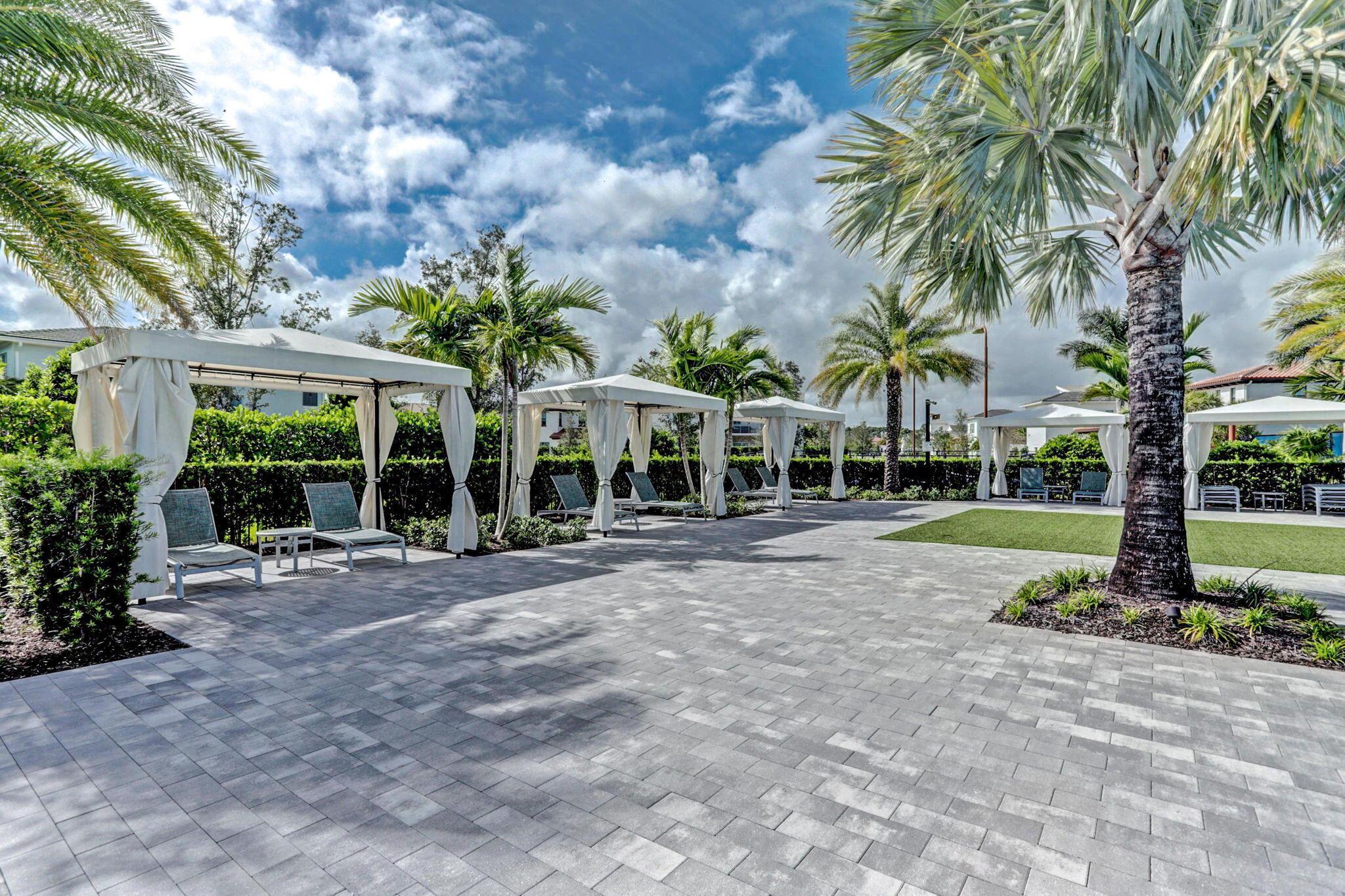 8072 Hobbes Way
