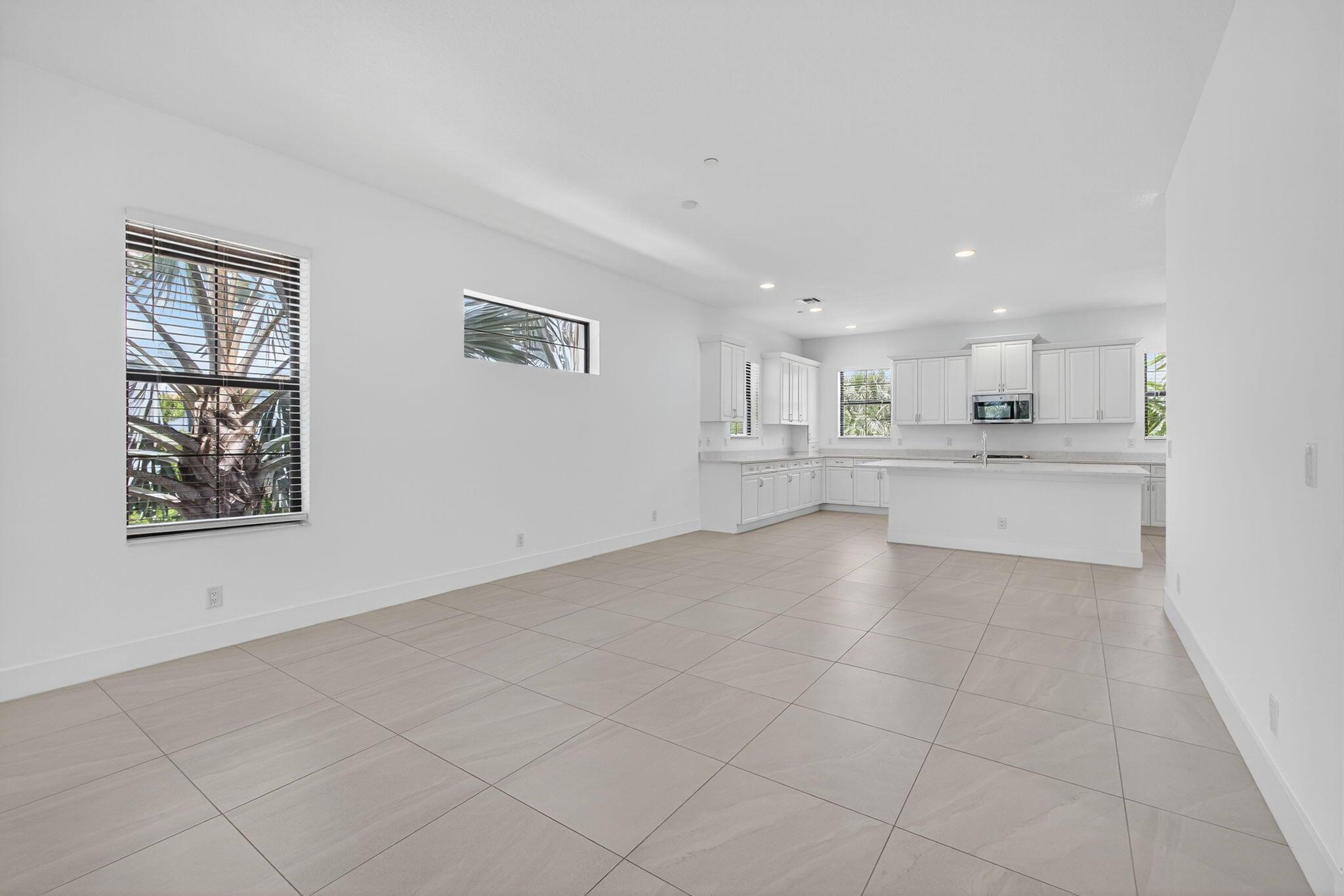 8072 Hobbes Way