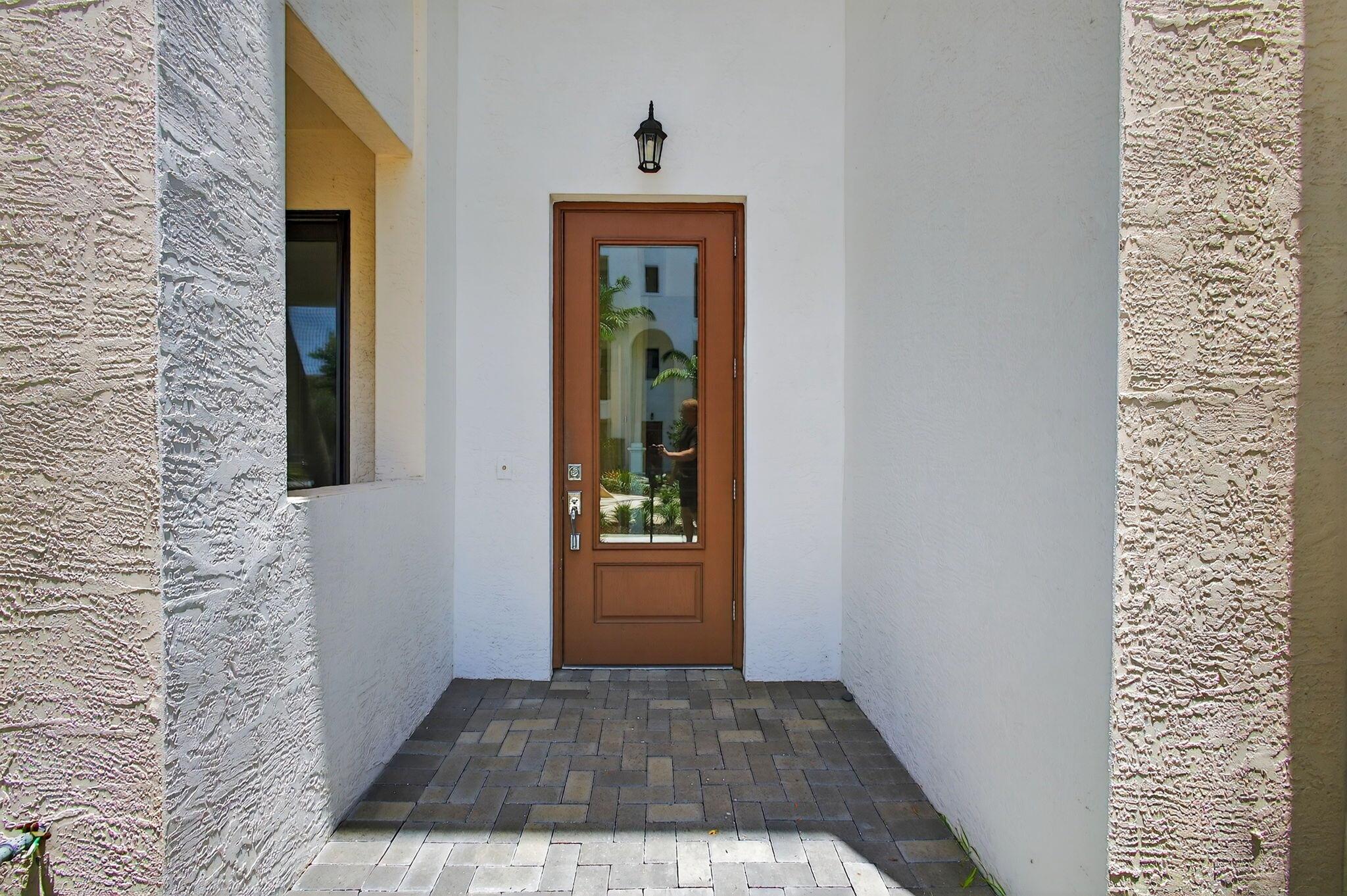 8072 Hobbes Way