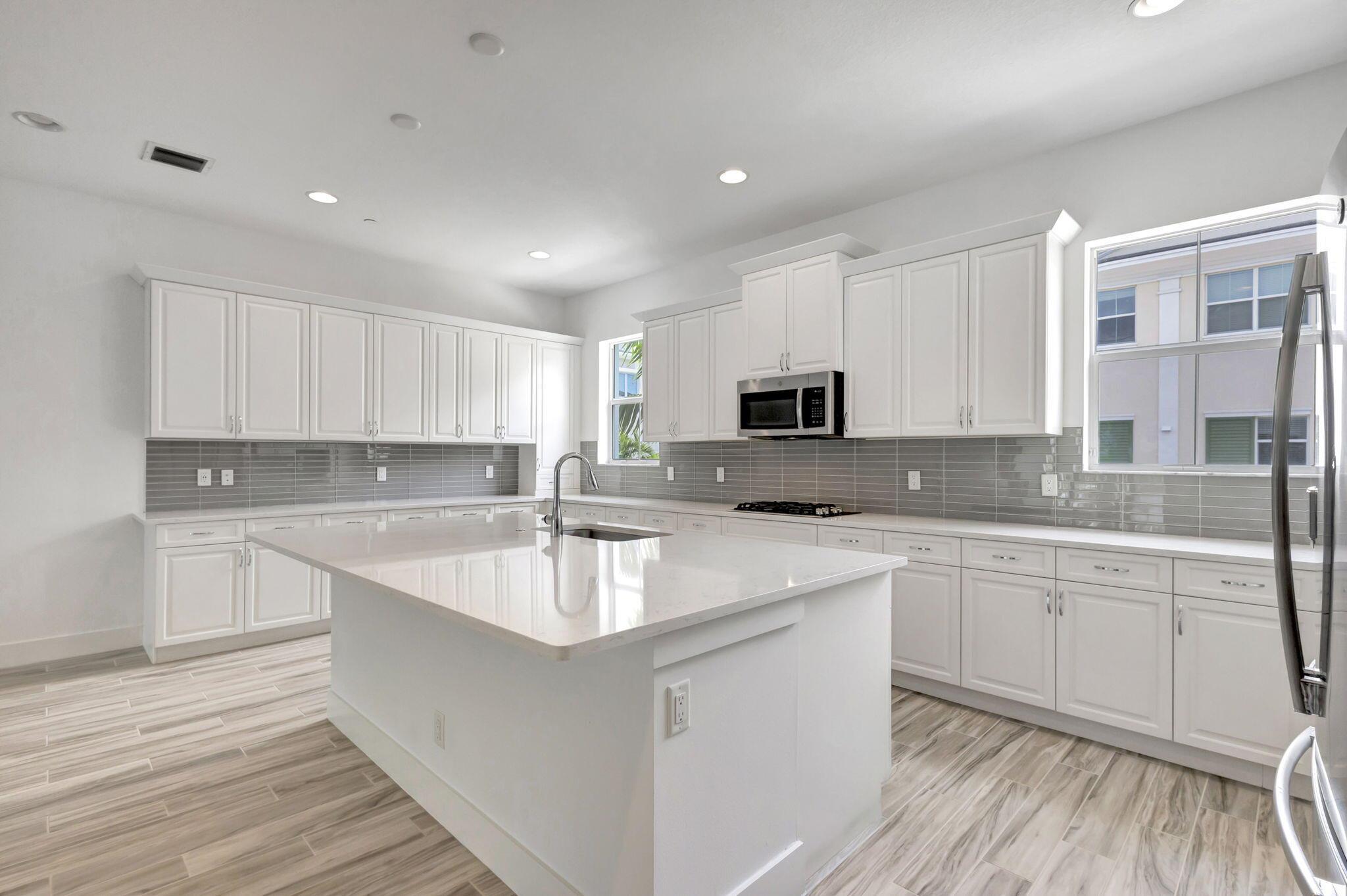 13392 Alton Road