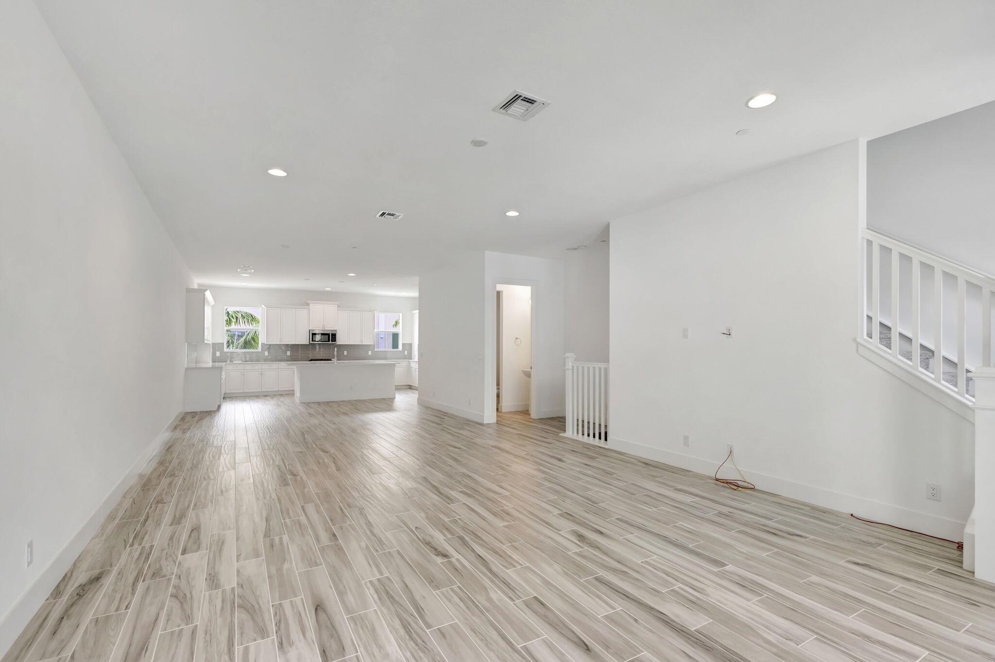 13392 Alton Road
