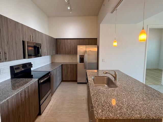 225 S Latitude Circle 406