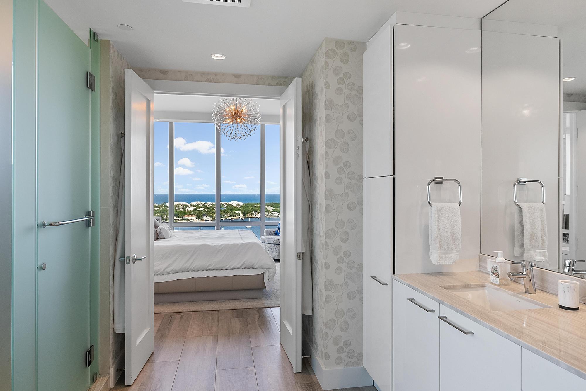 2 Water Club Way 2001