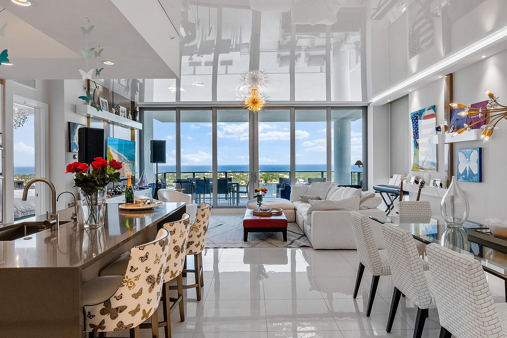 2 Water Club Way 2001