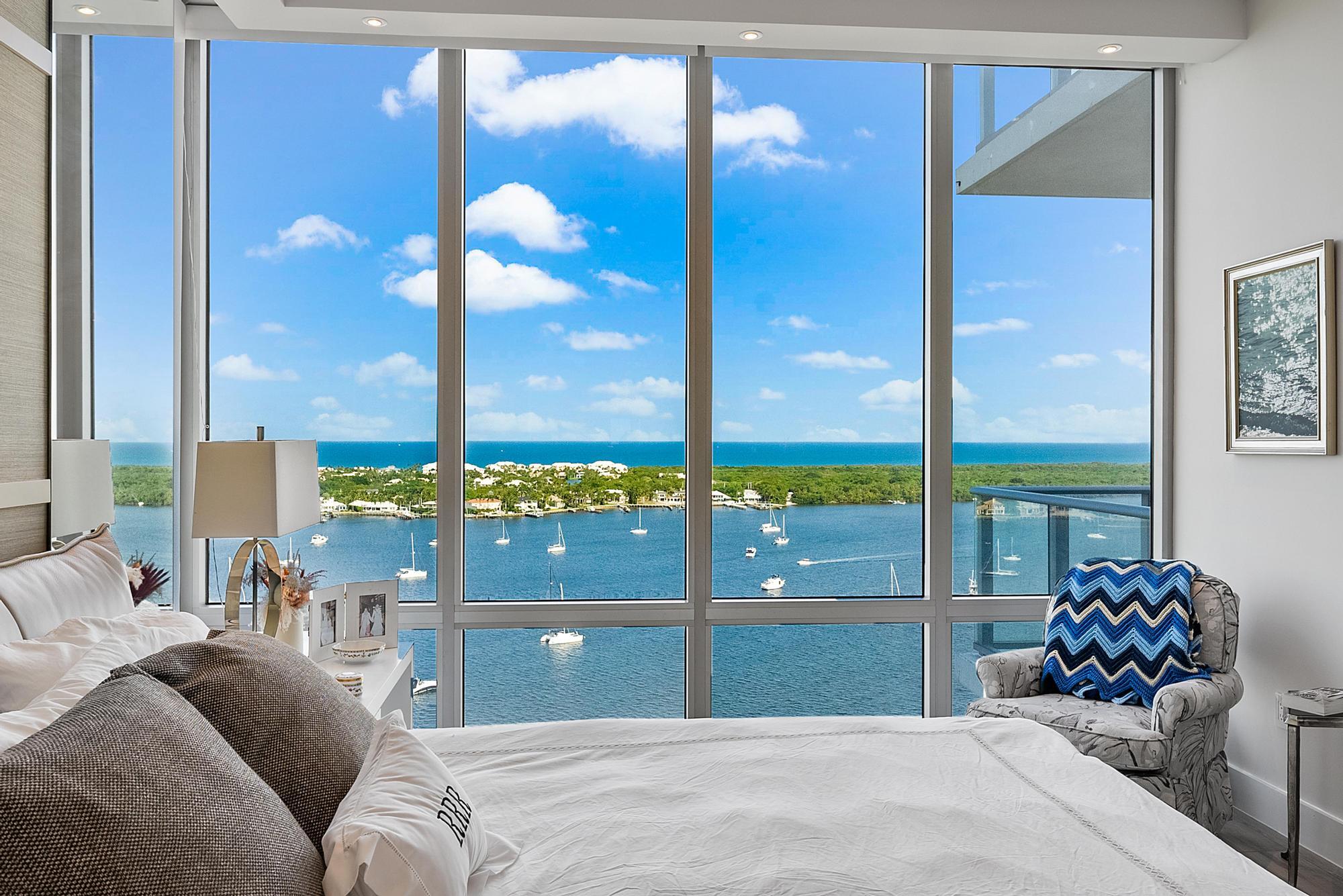 2 Water Club Way 2001