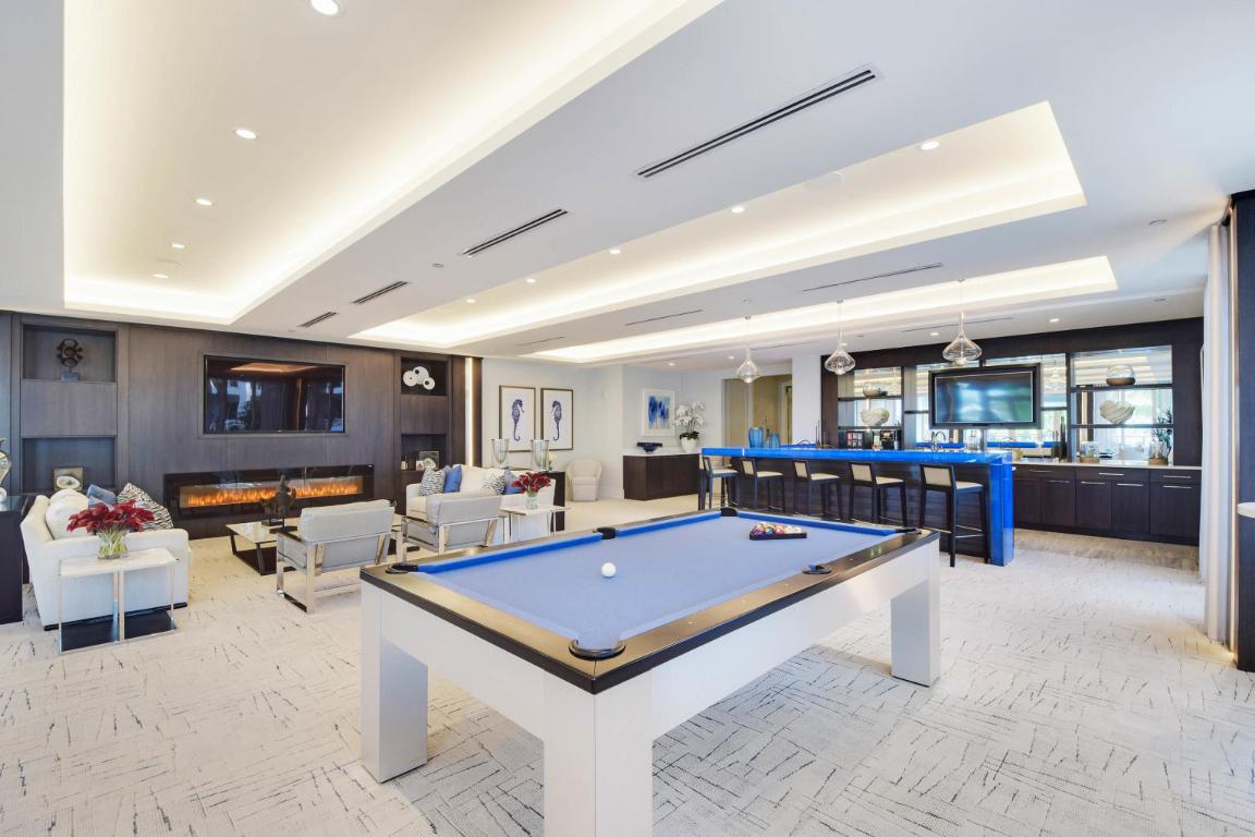 2 Water Club Way 2001