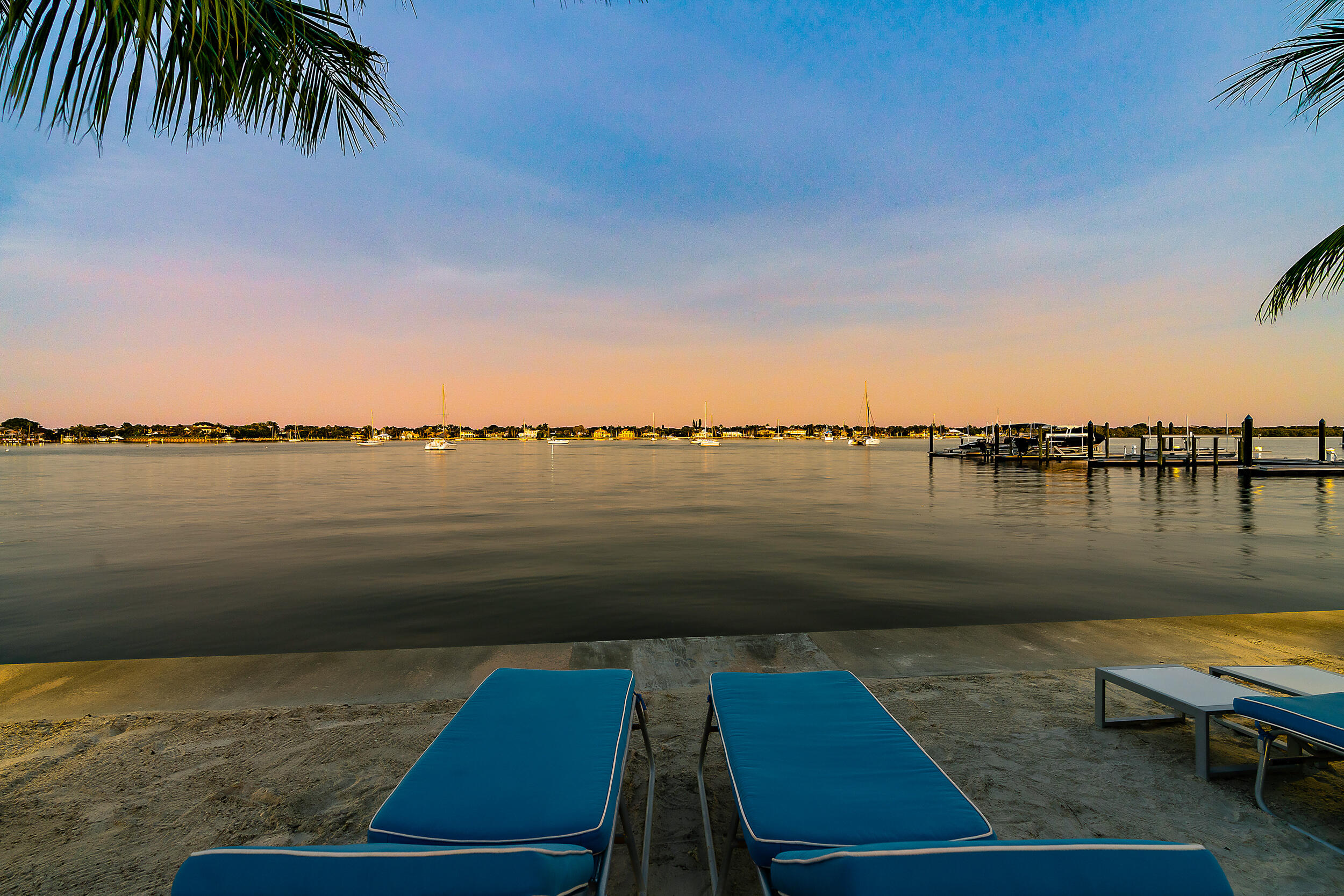 2 Water Club Way 2001