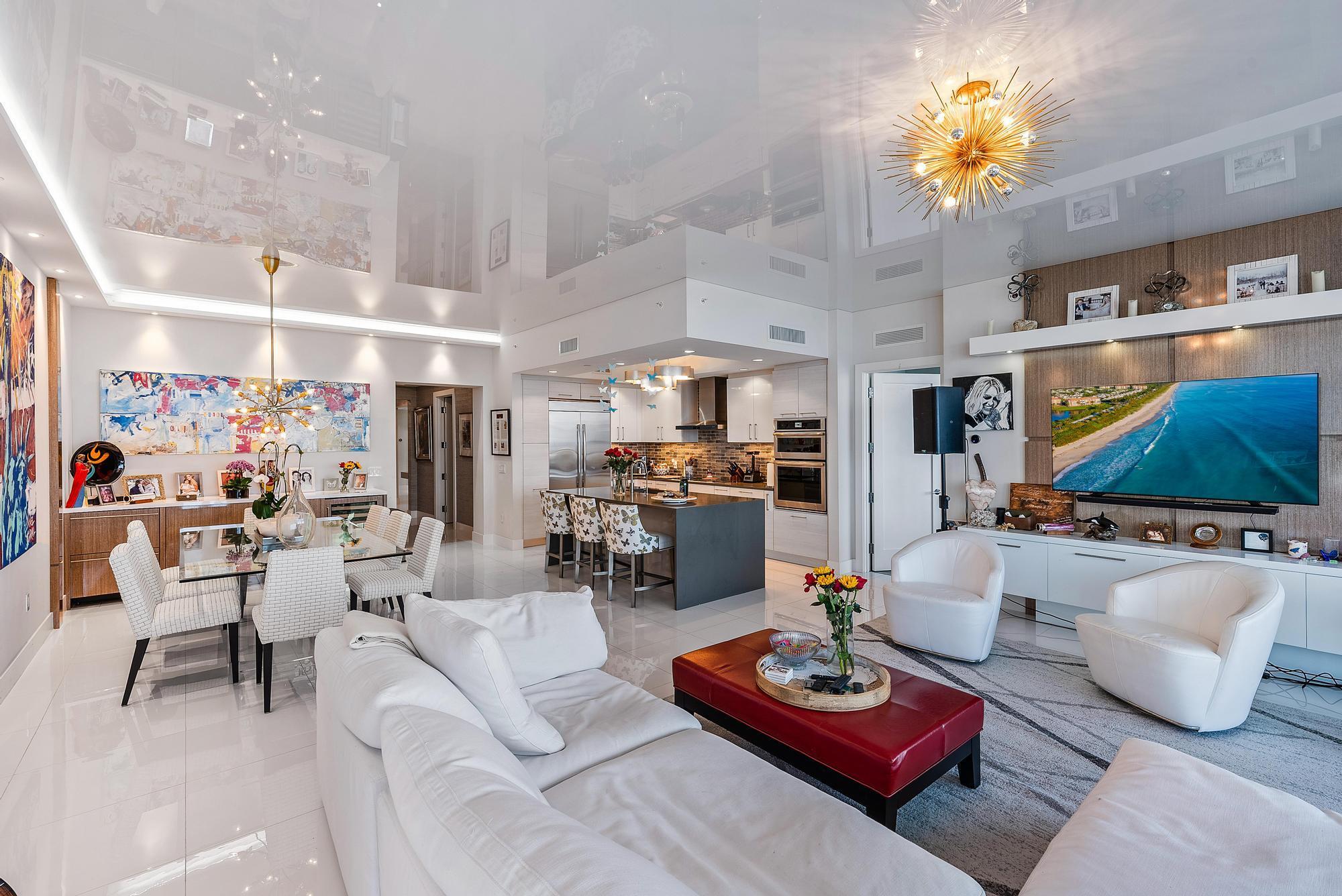 2 Water Club Way 2001