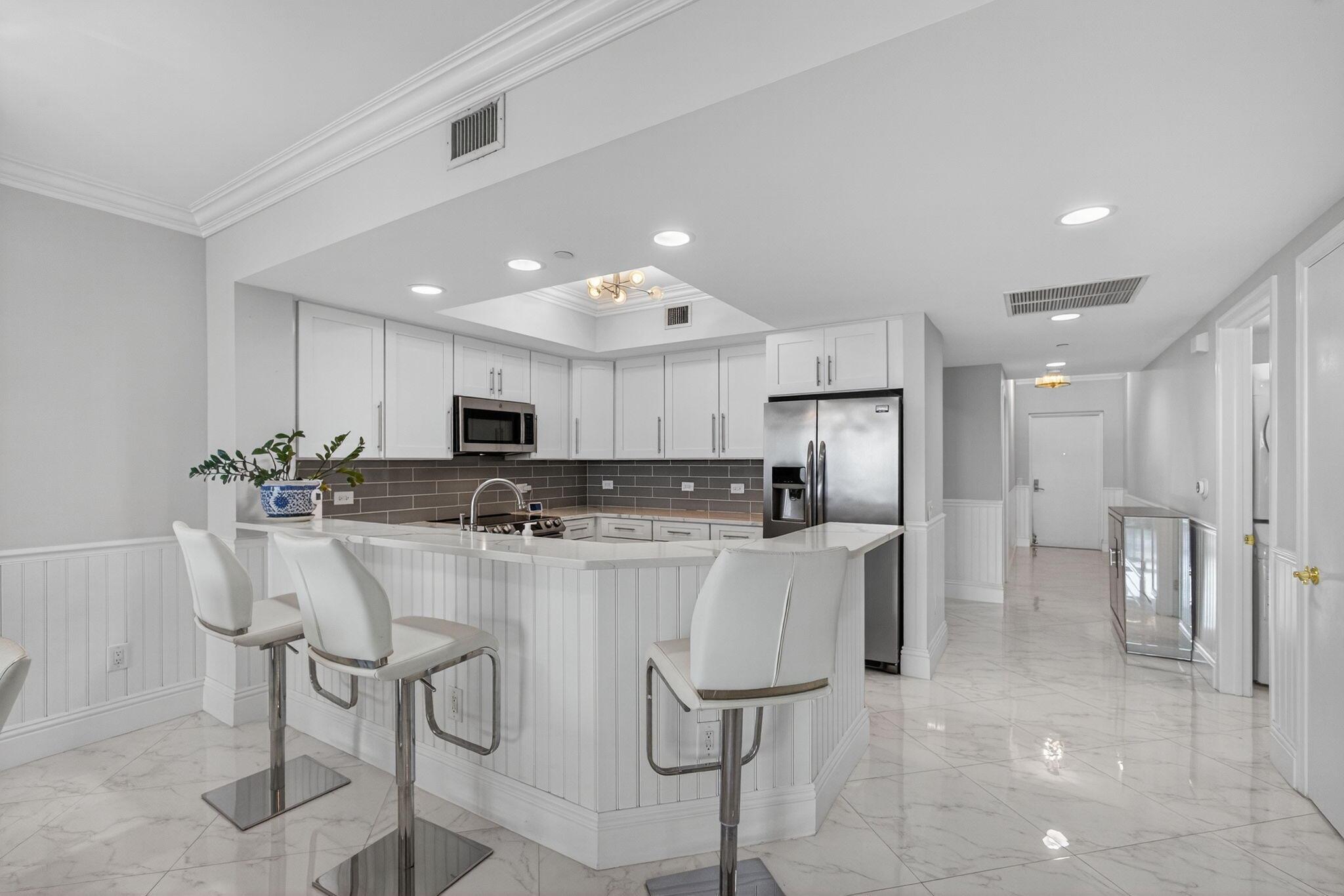 2650 Lake Shore Drive 2303