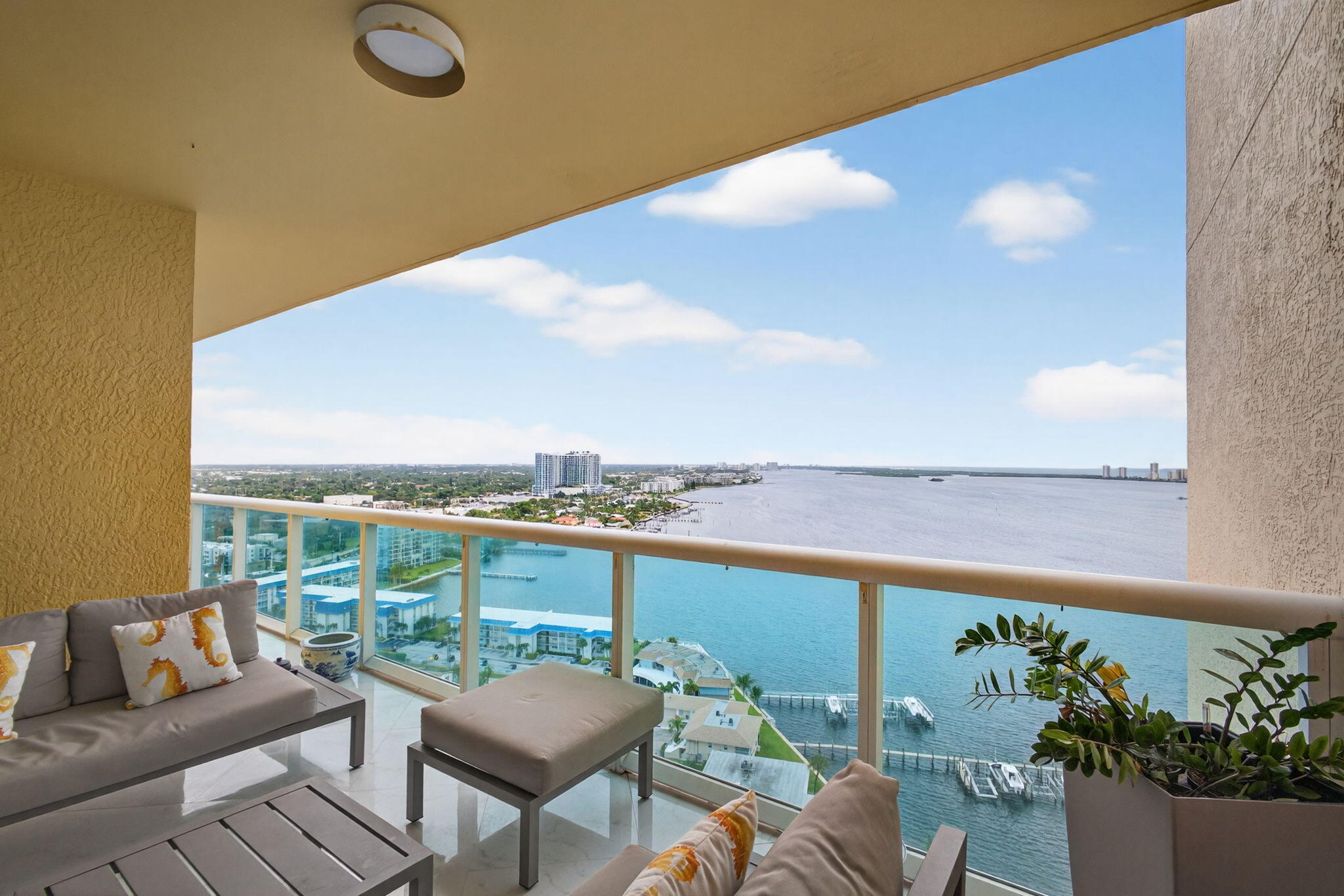 2650 Lake Shore Drive 2303
