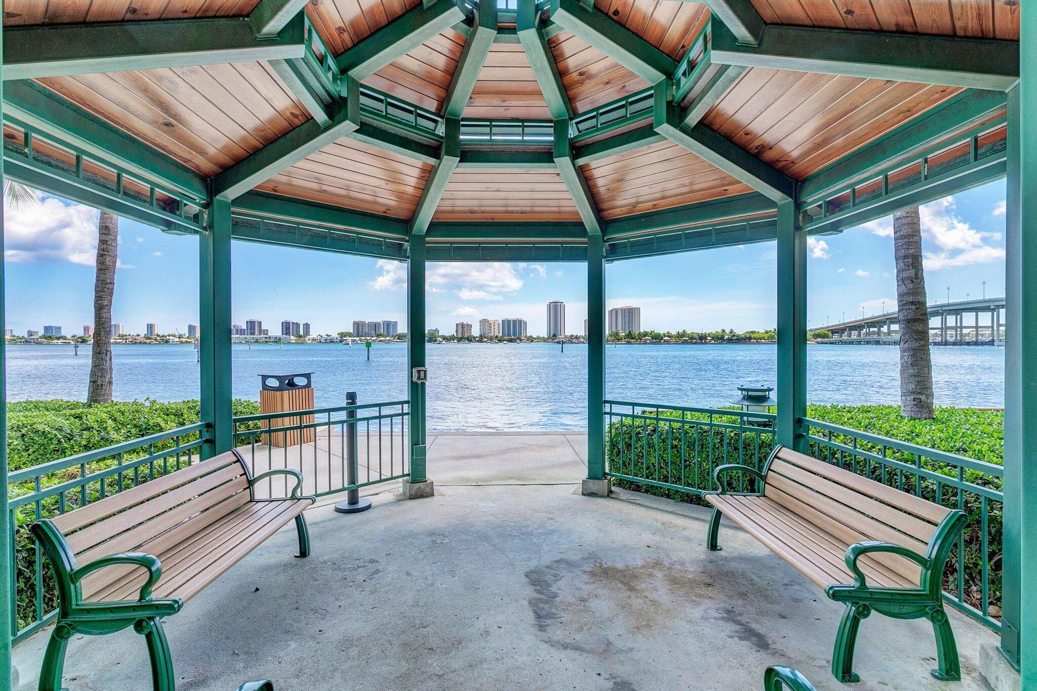 2650 Lake Shore Drive 2303