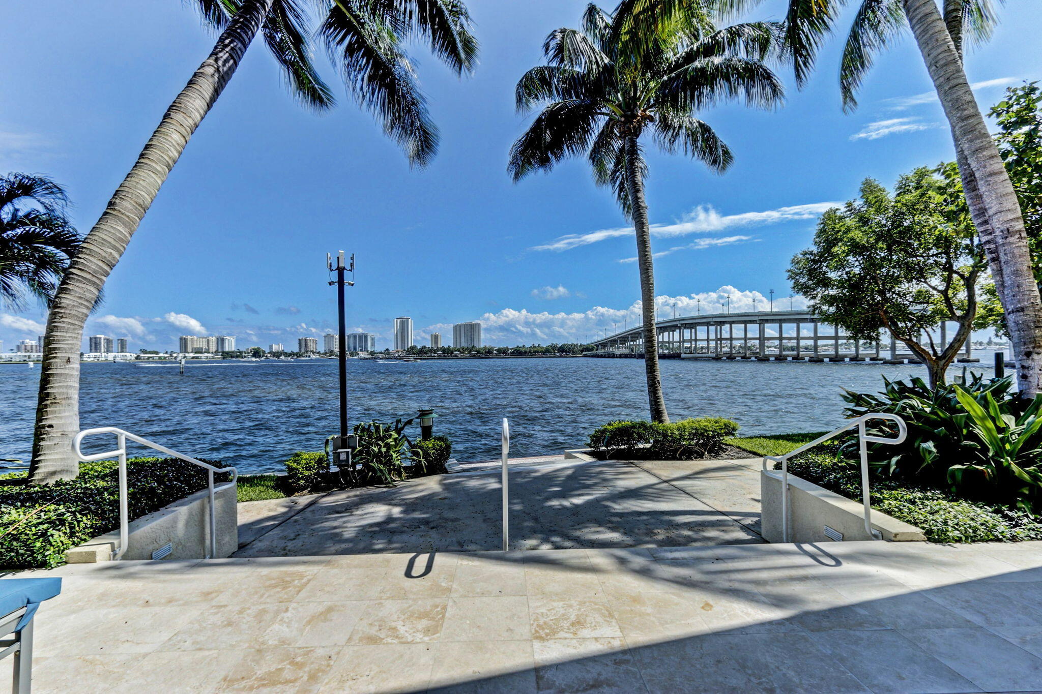 2650 Lake Shore Drive 2303