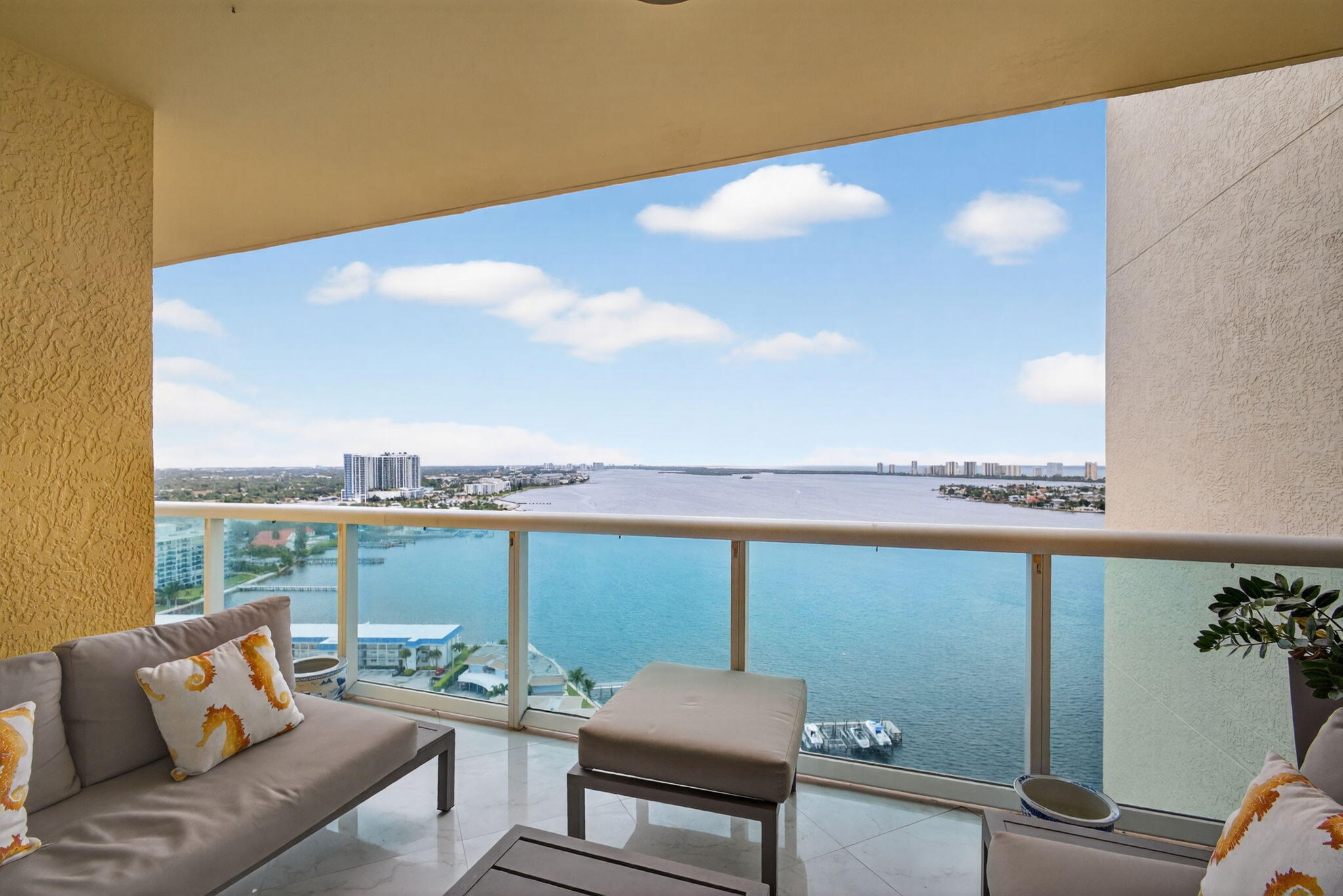 2650 Lake Shore Drive 2303