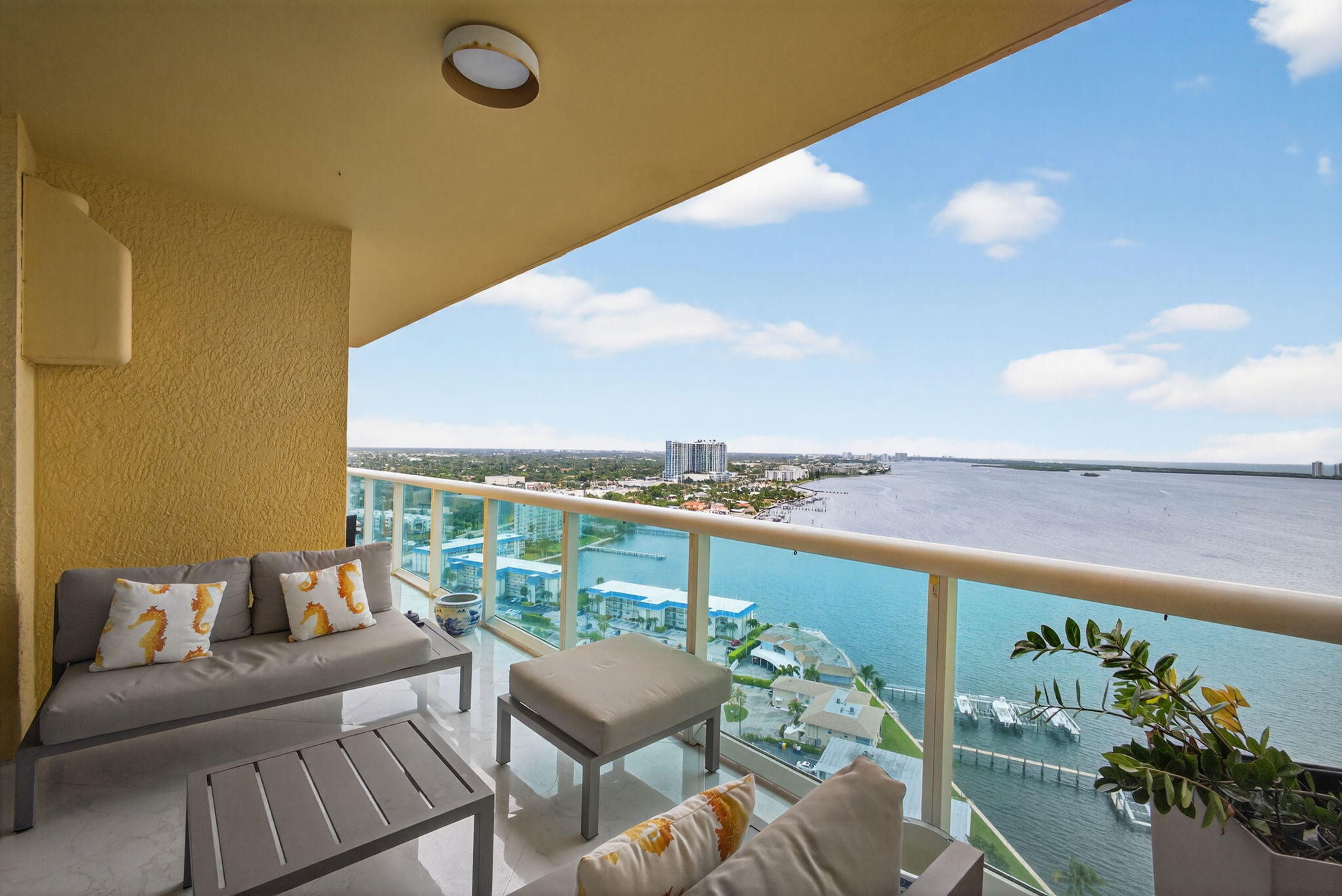 2650 Lake Shore Drive 2303