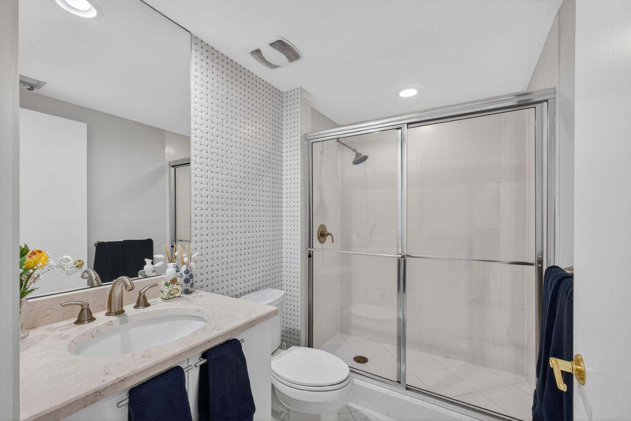 2650 Lake Shore Drive 2303