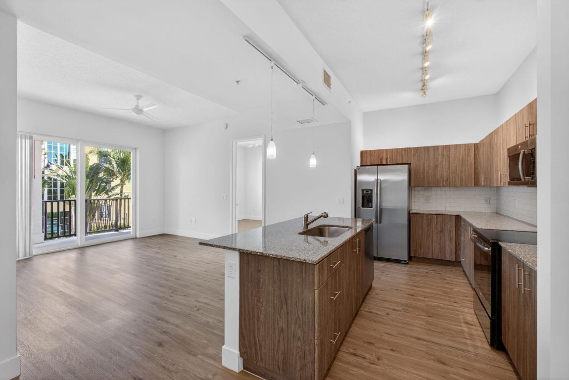 3130 W Latitude Circle 202