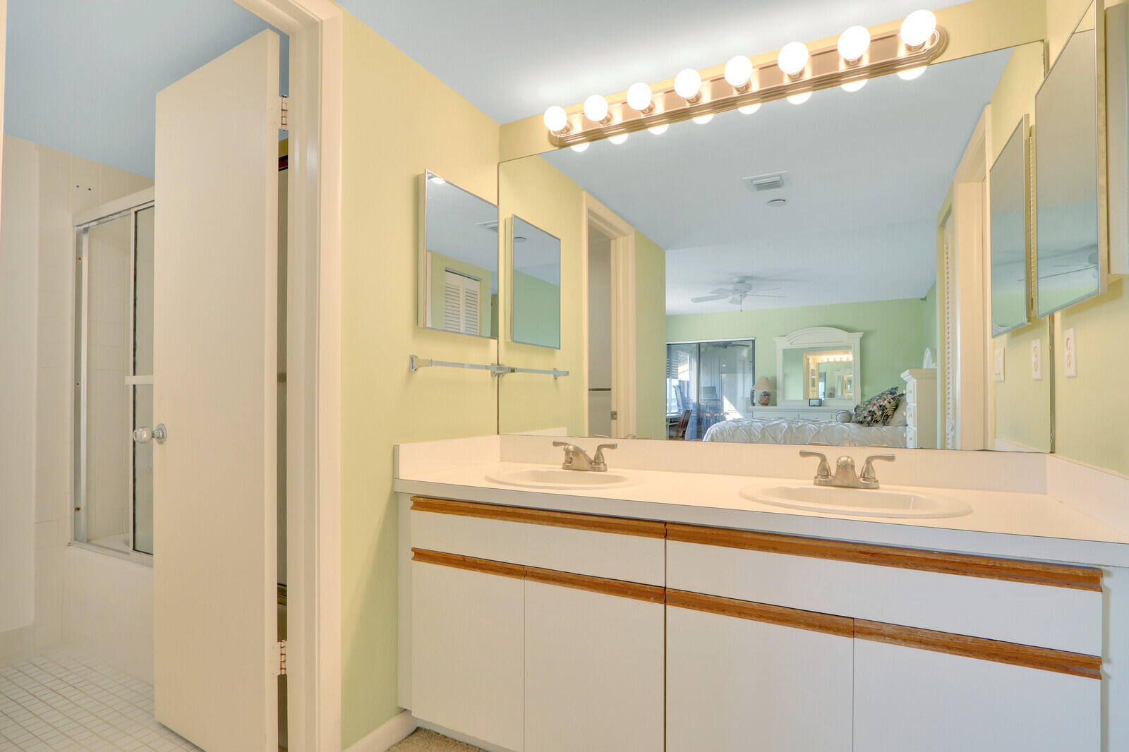 346 Oak Harbour Drive