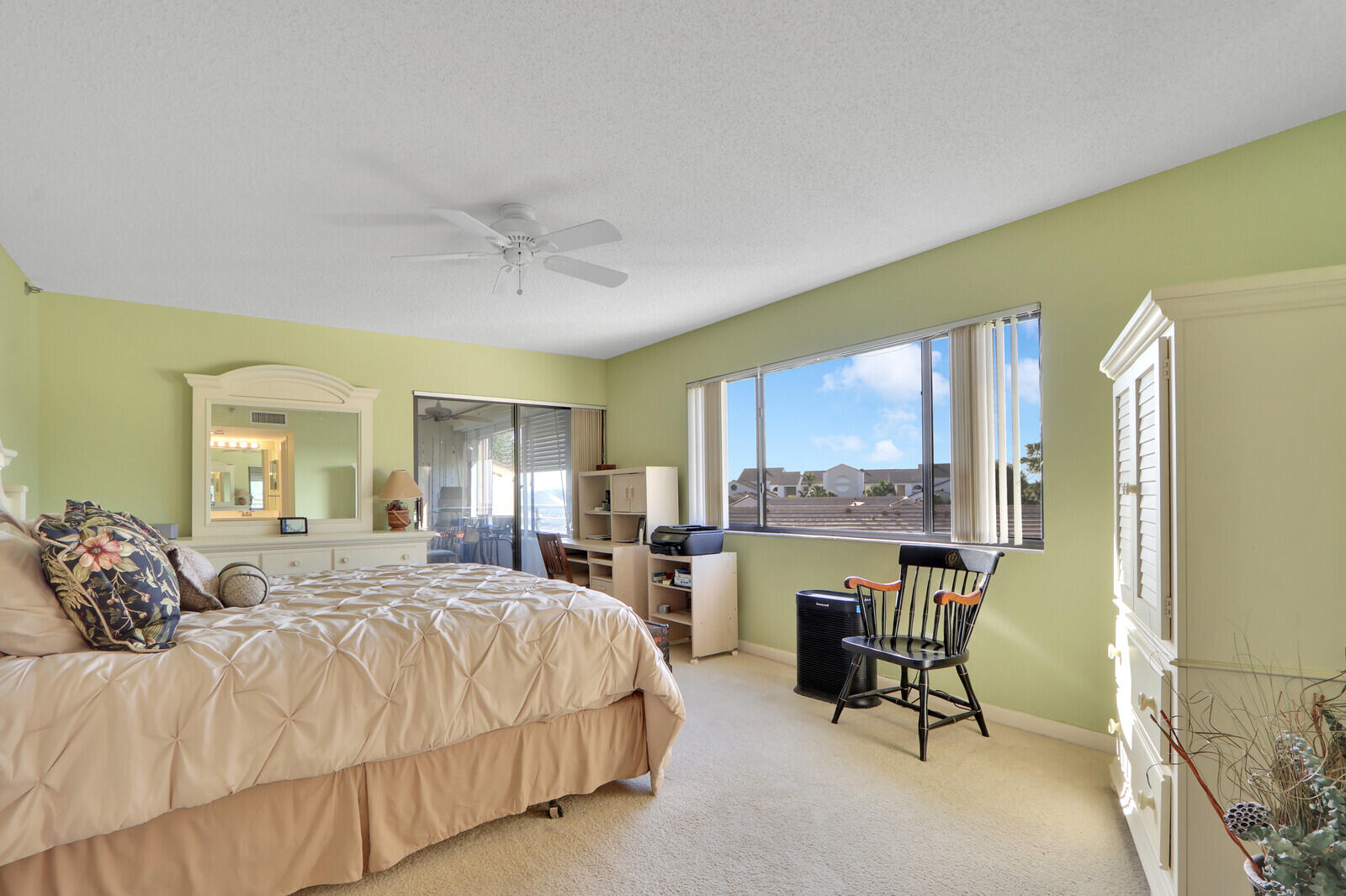 346 Oak Harbour Drive