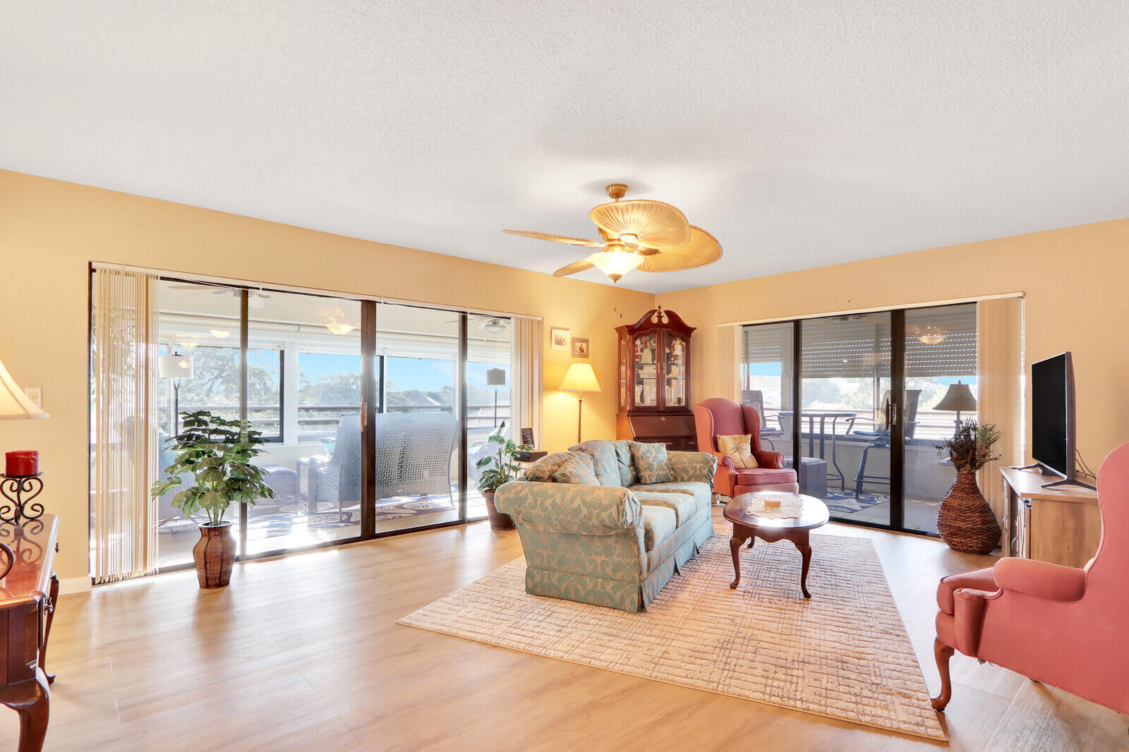 346 Oak Harbour Drive