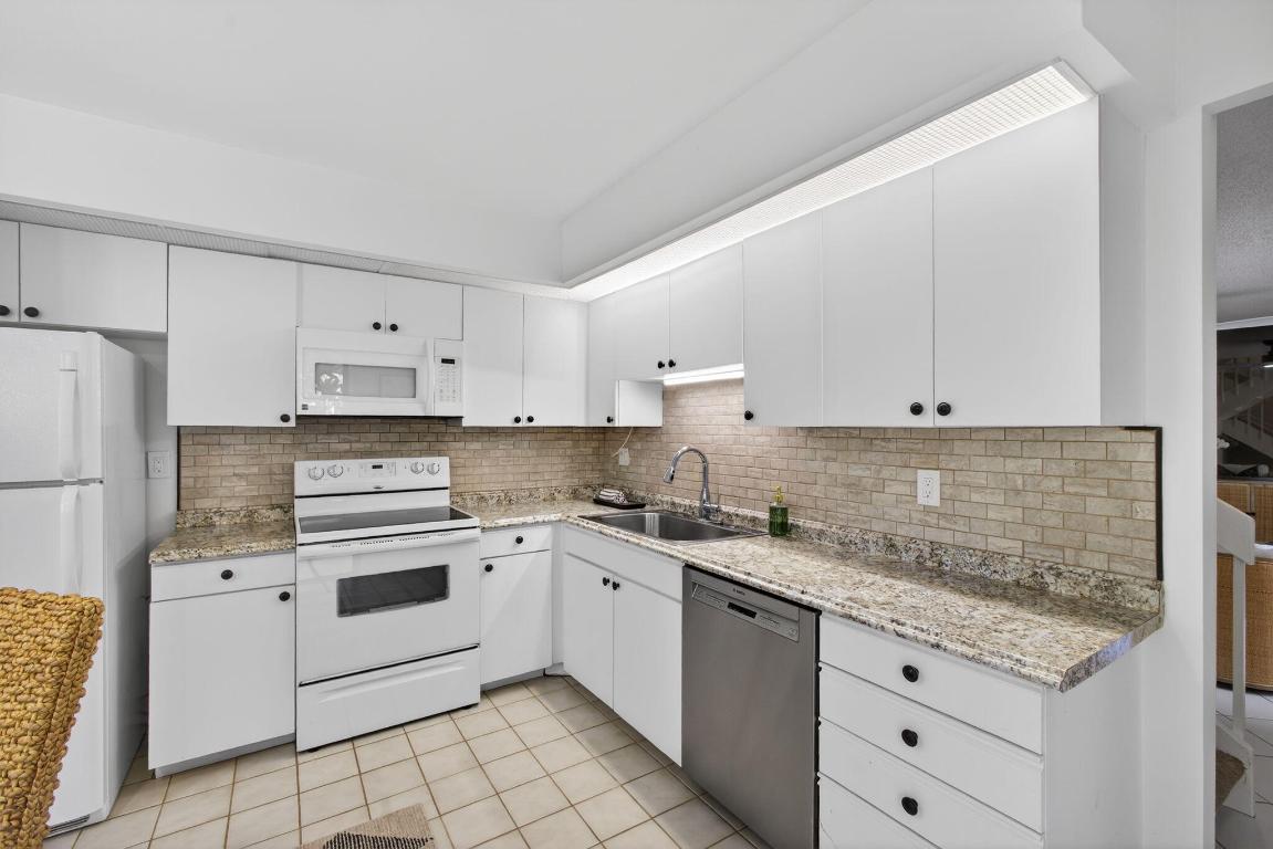 357 Prestwick Circle 2