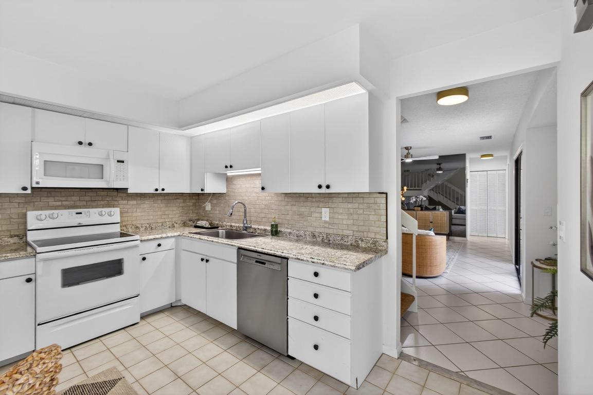 357 Prestwick Circle 2