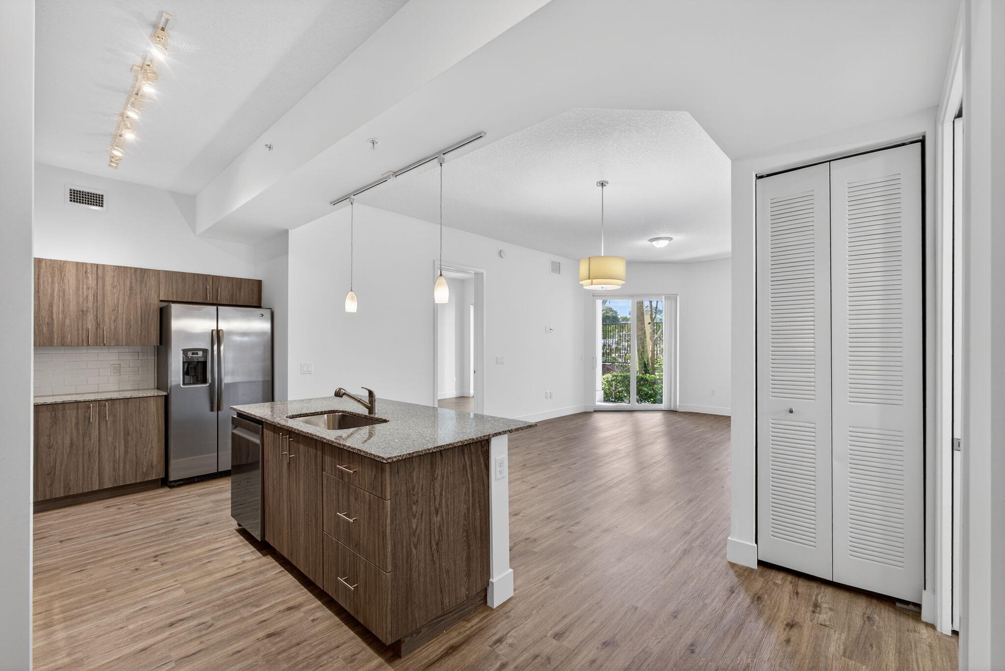 225 S Latitude Circle 203