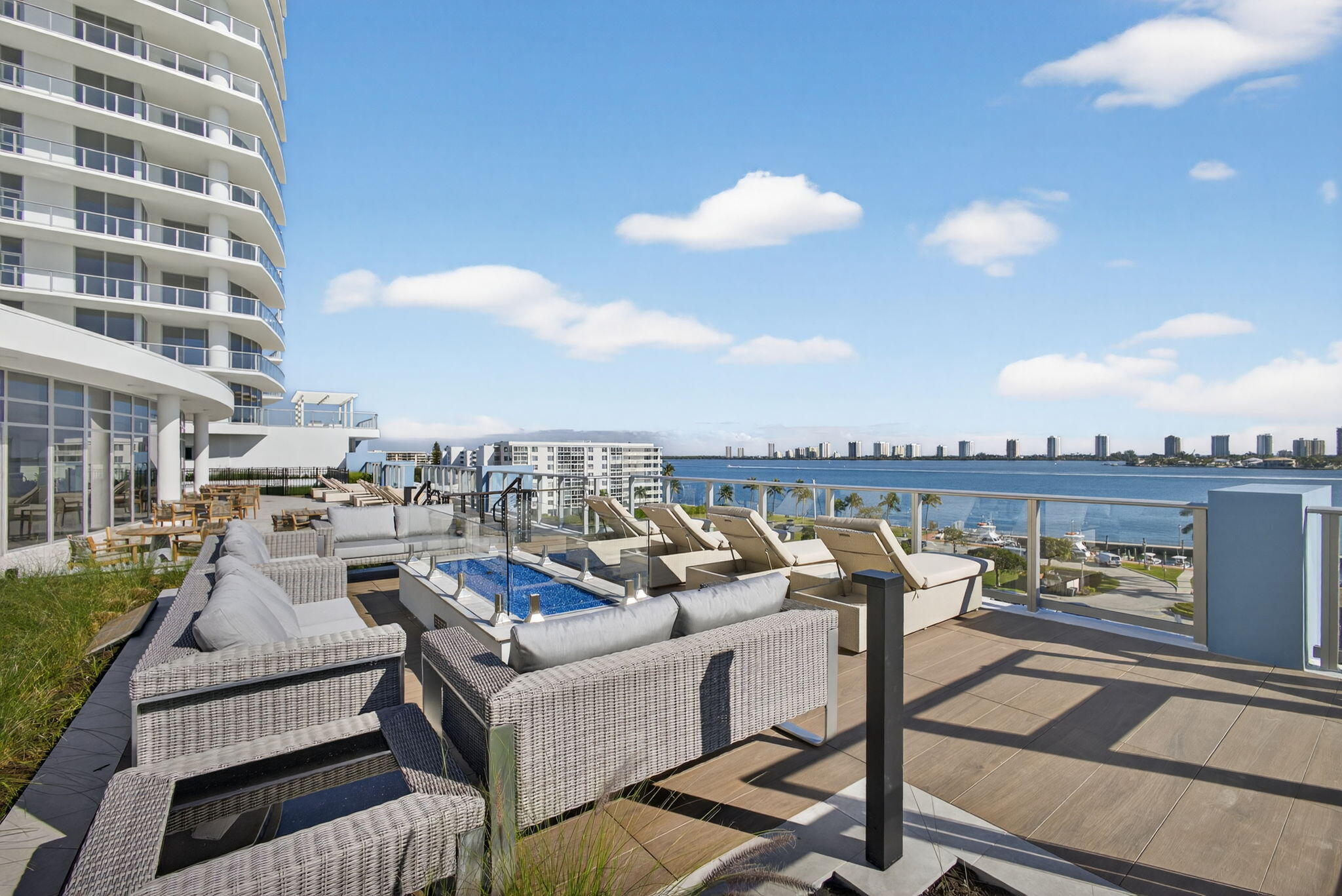 220 Lake Shore Drive 609, Lake Park Unit: 609