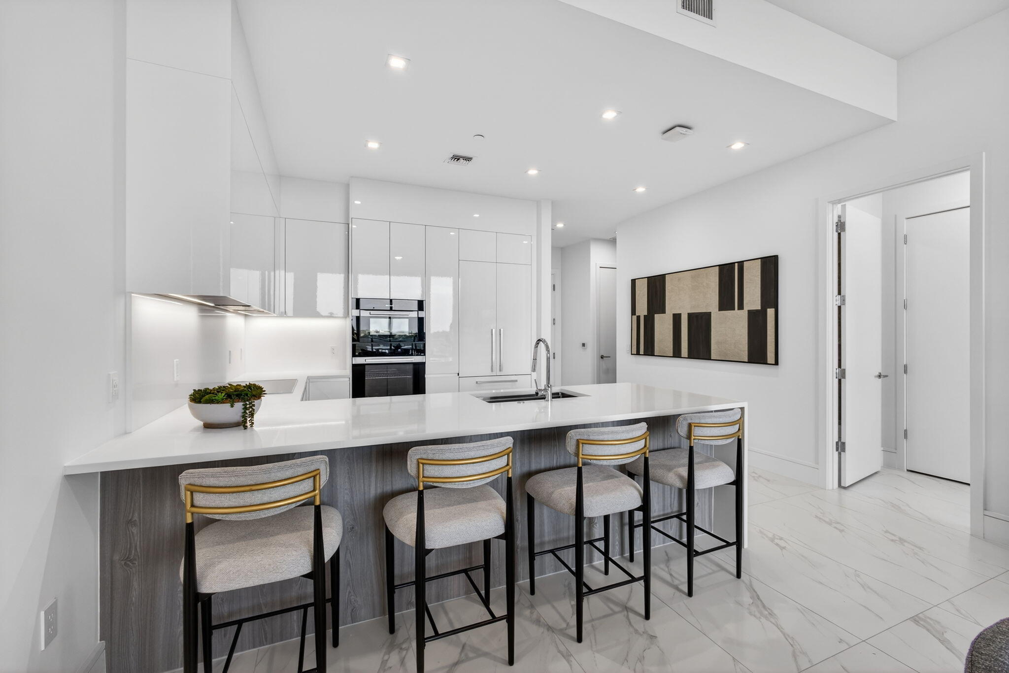 220 Lake Shore Drive 609, Lake Park Unit: 609