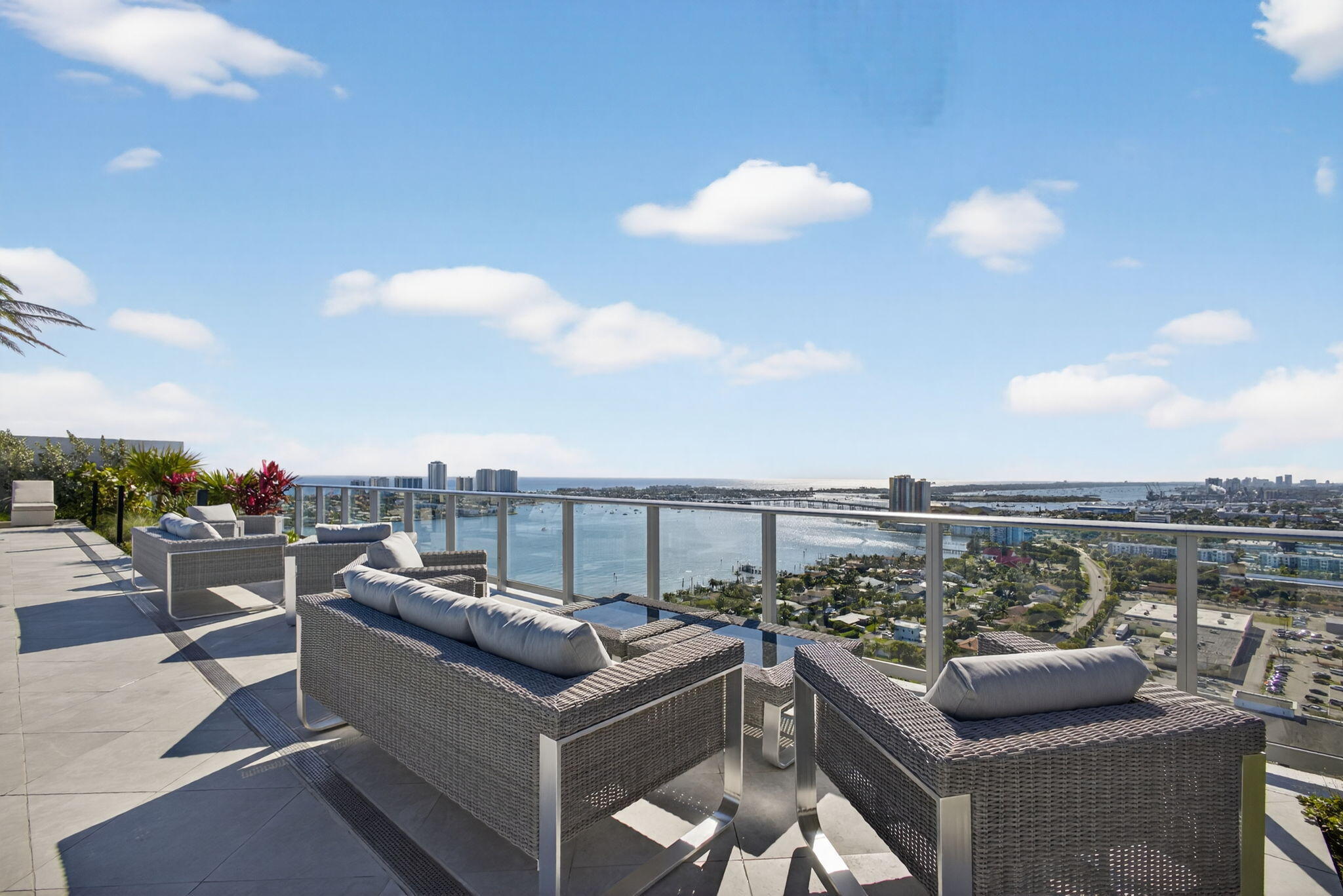 220 Lake Shore Drive 609, Lake Park Unit: 609