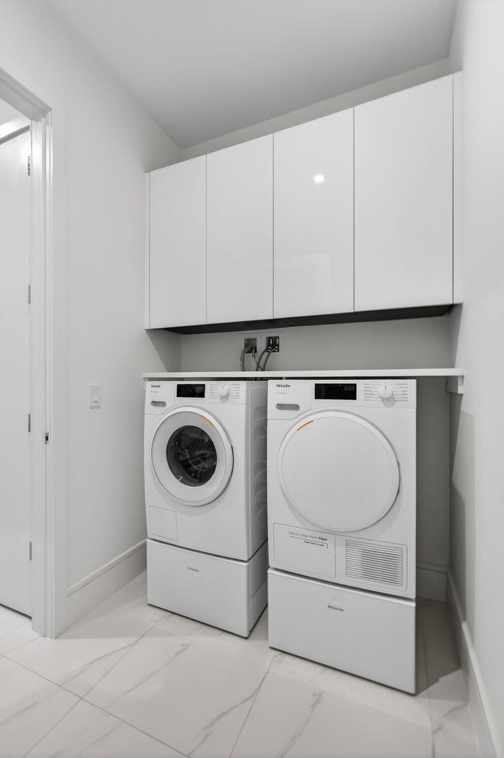 220 Lake Shore Drive 609, Lake Park Unit: 609