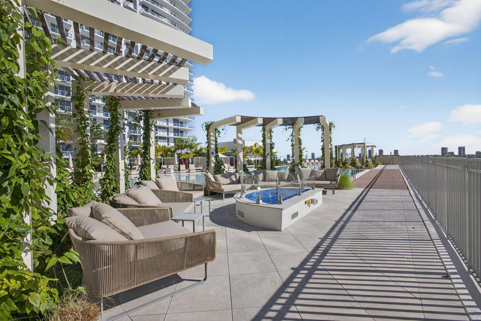 220 Lake Shore Drive 605, Lake Park Unit: 605