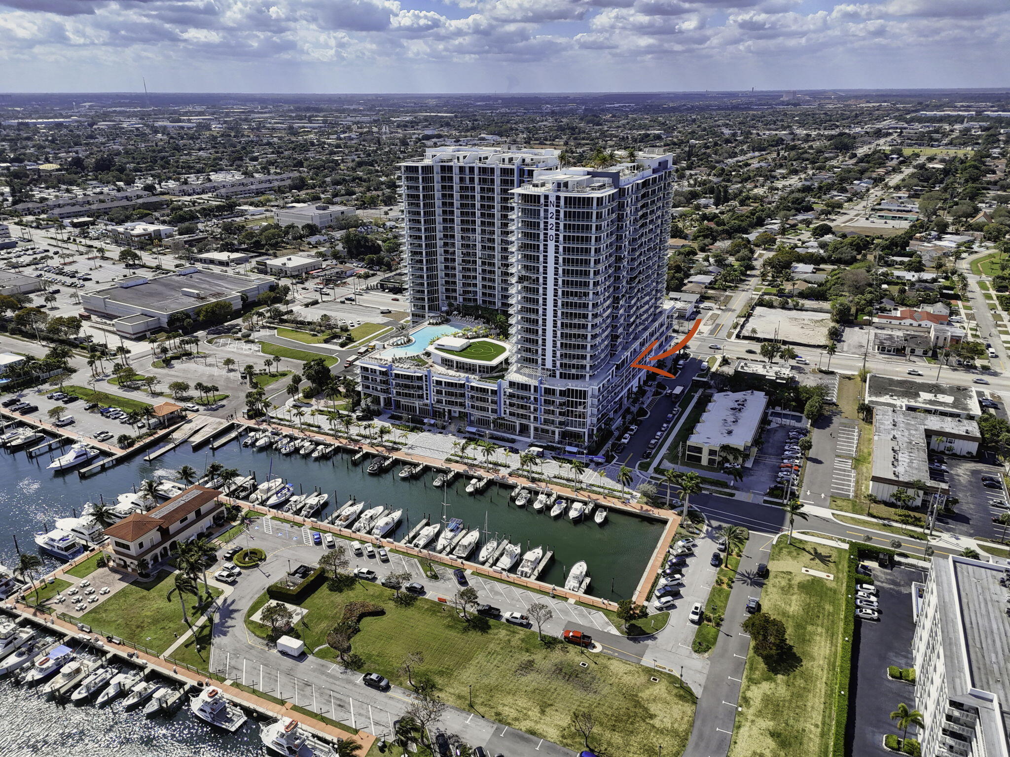 220 Lake Shore Drive 605, Lake Park Unit: 605