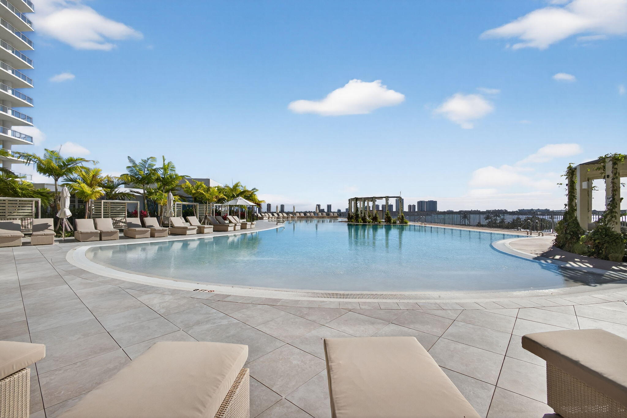 220 Lake Shore Drive 605, Lake Park Unit: 605