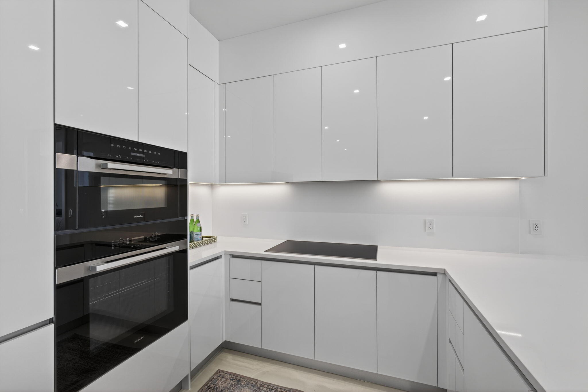 220 Lake Shore Drive 605, Lake Park Unit: 605